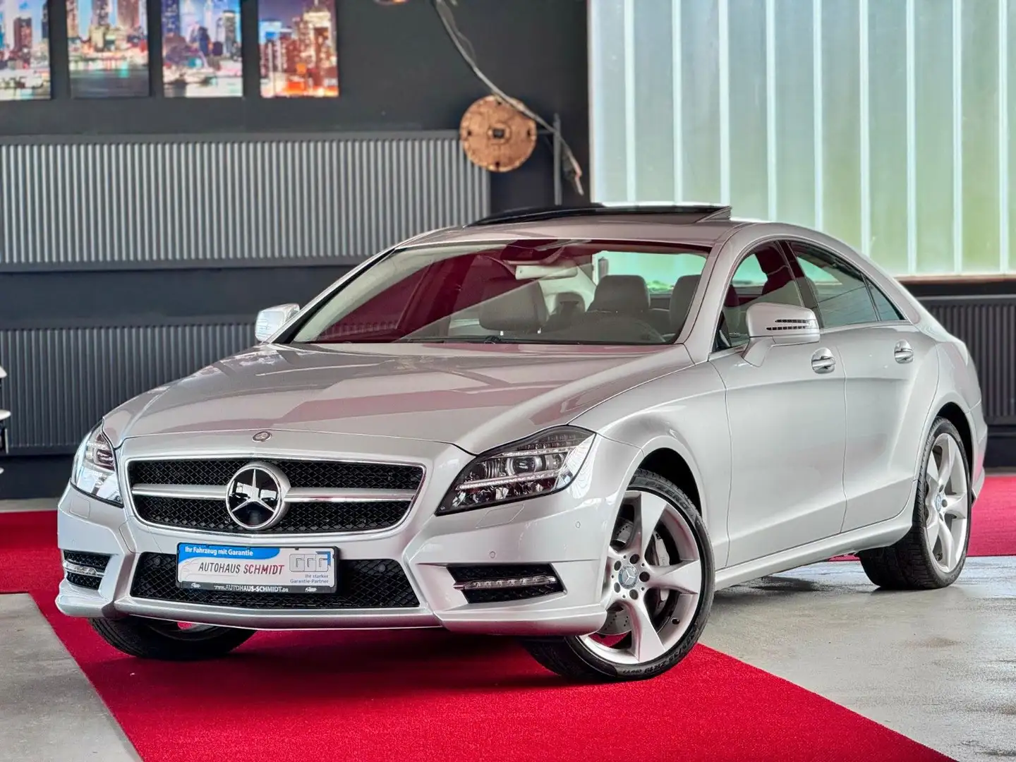 Mercedes-Benz CLS 500 AMG Paket 4Matic Distronic Arimatic ILS Silber - 1