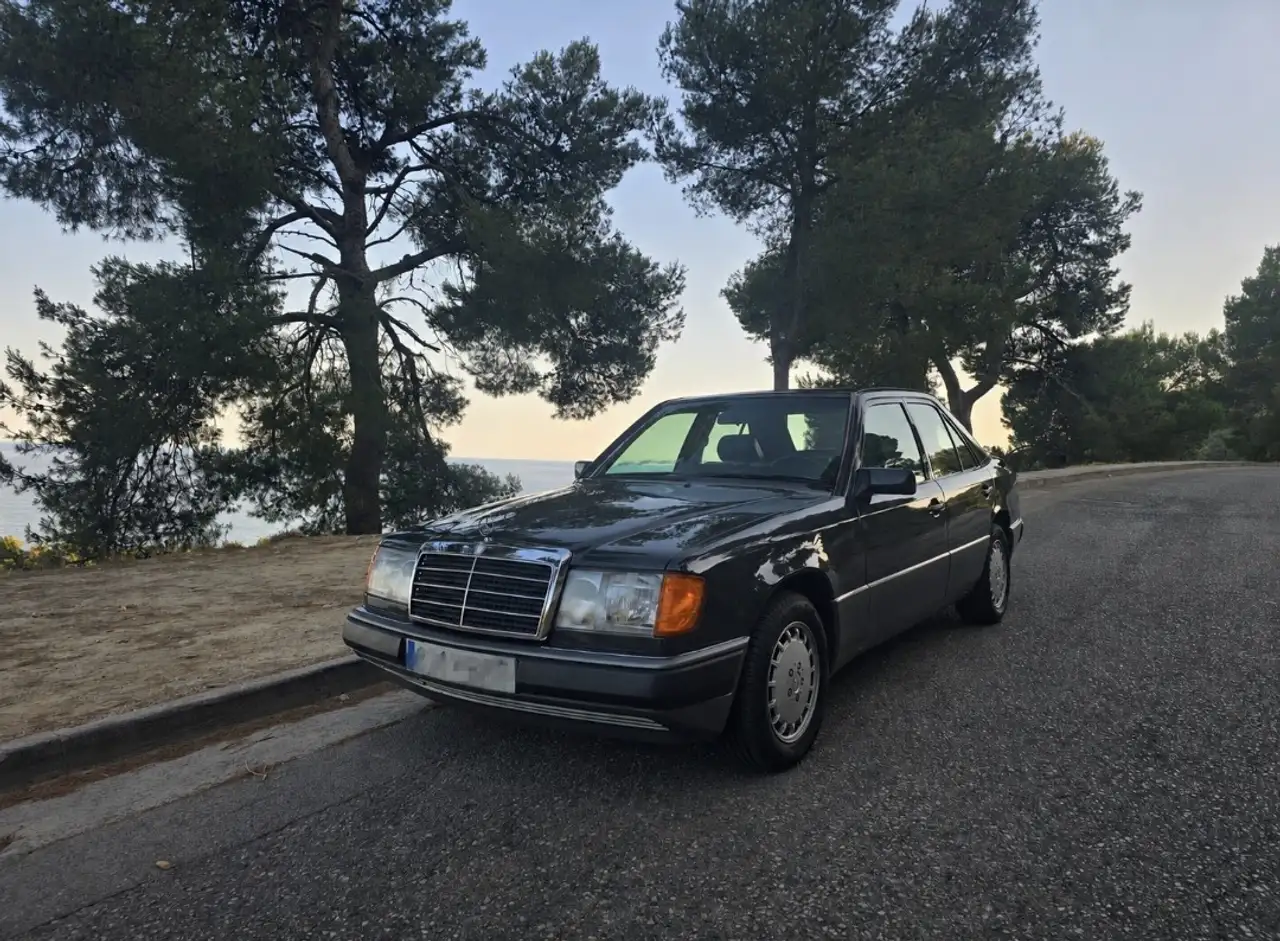 Mercedes-Benz E-Class E 320 1993