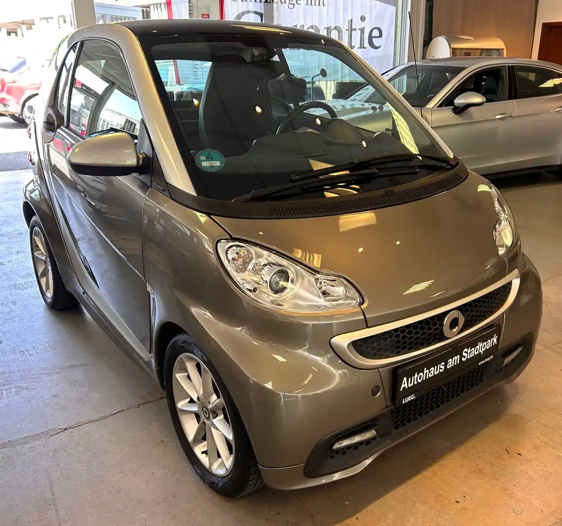 smart forTwo Passion Servo Klima Panorama Garantie Grau - 2