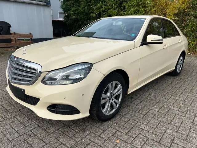 Mercedes-Benz E 220