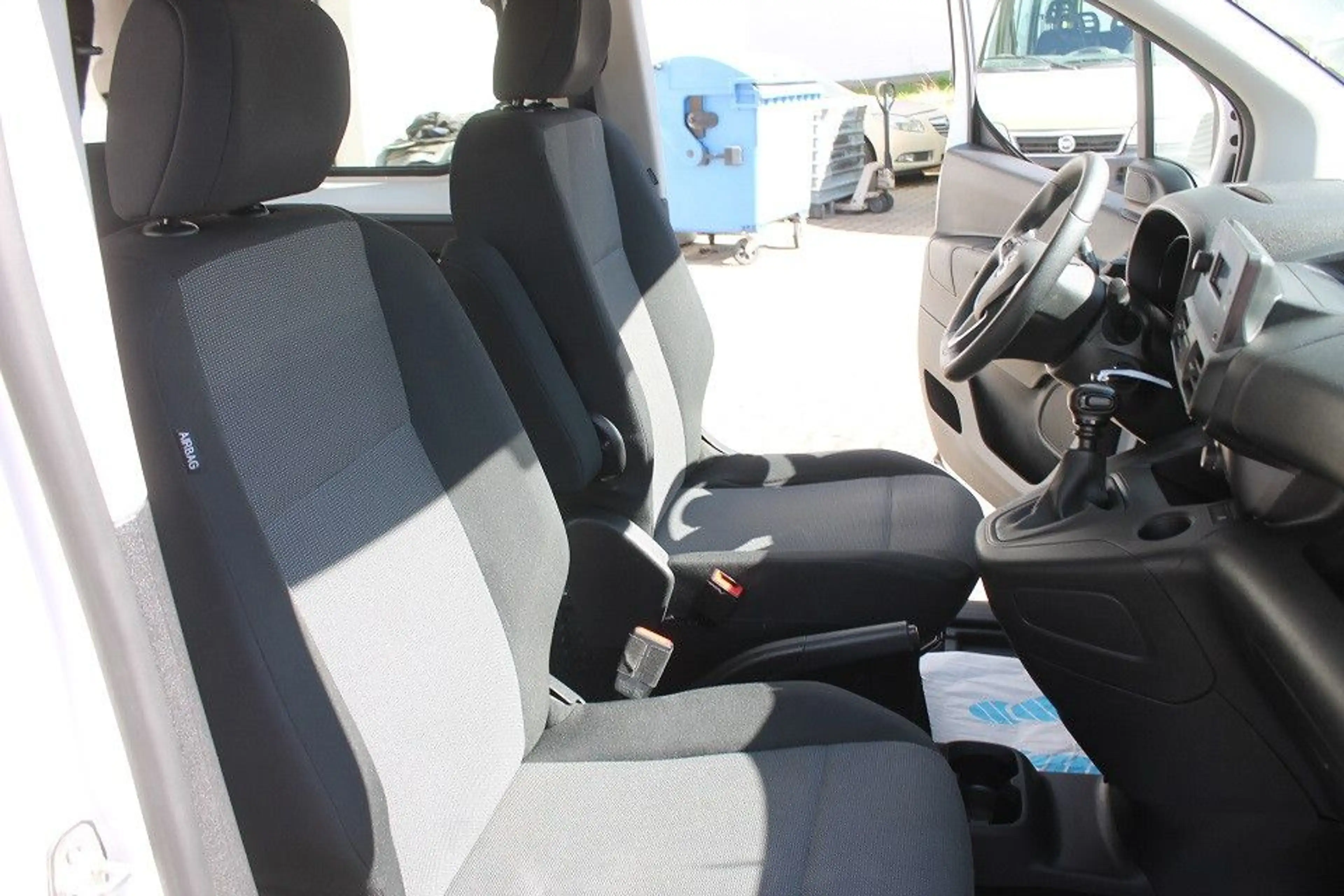 Opel Combo Life Combo Tüv neu,S-Heft gepfl ,gt. Zustand,Finanz — photo 11
