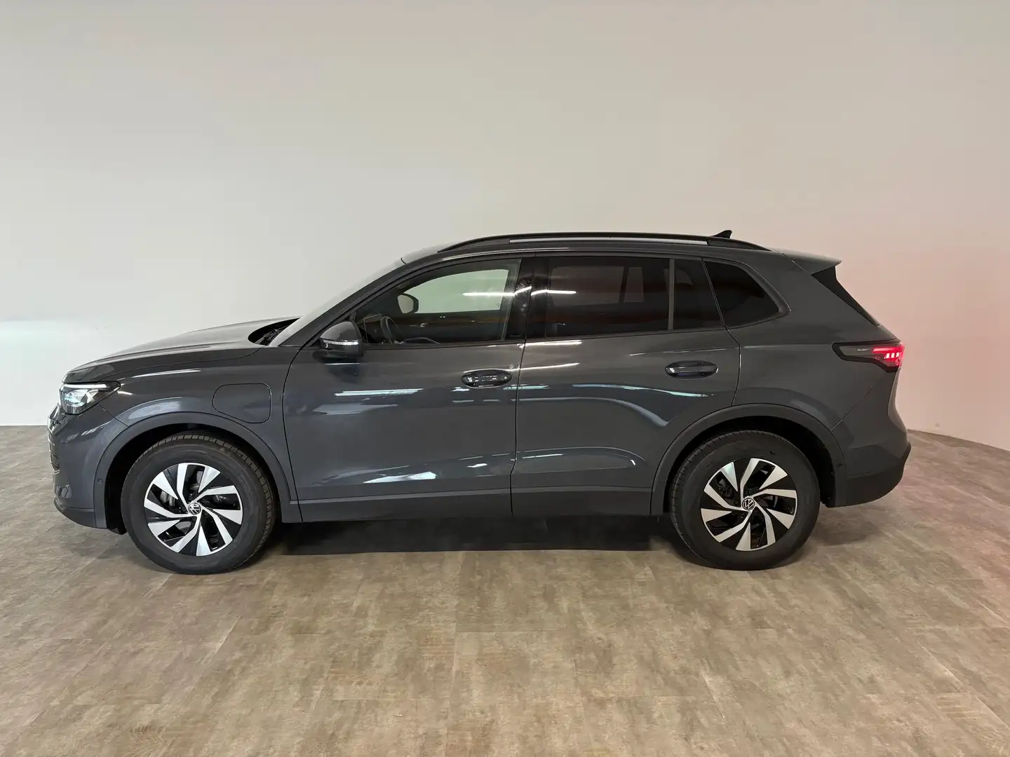 Volkswagen Tiguan 1.5 TSI eHybrid Life IQ.LIGHT*AHK*ACC*5 JAHRE G... Grau - 2