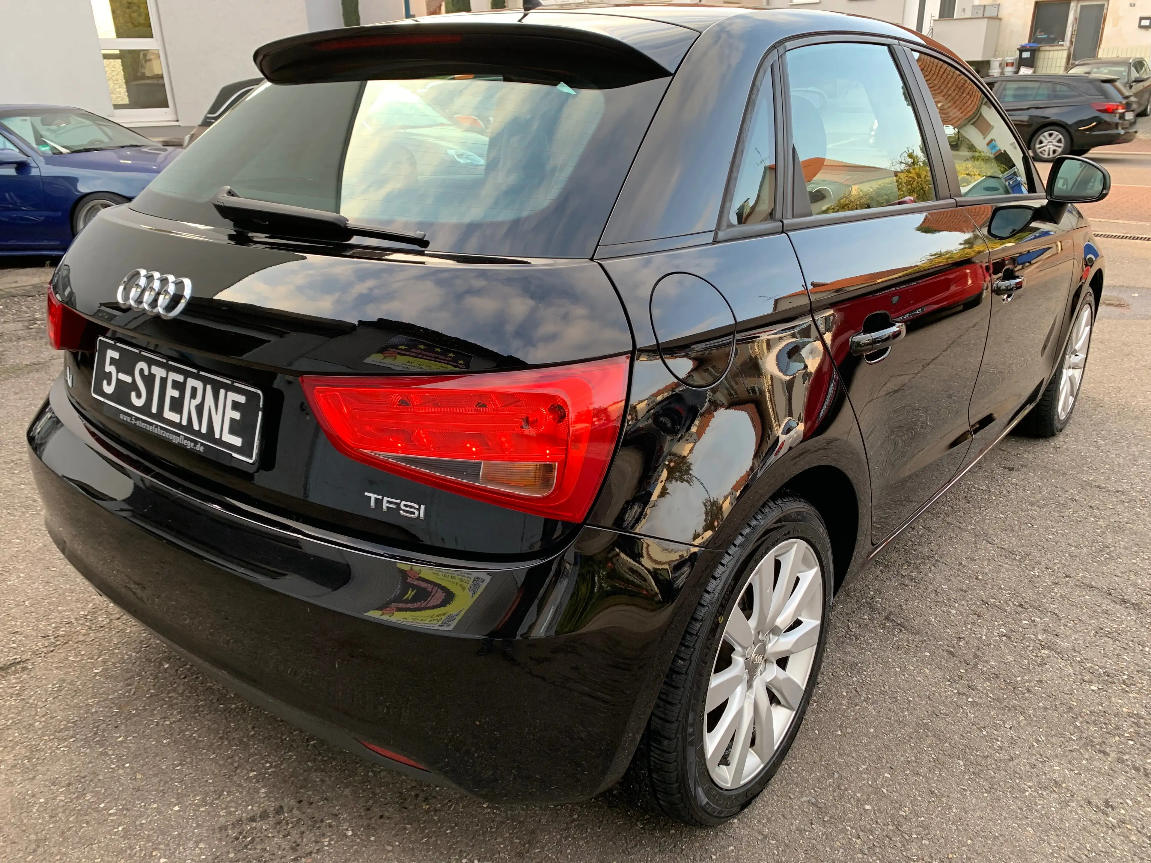Audi A1 Attraction*Klima*Sitzheizung*Scheckheft*Start/Stop*Allwetterreifen NEU*Inspektion NEU — photo 6