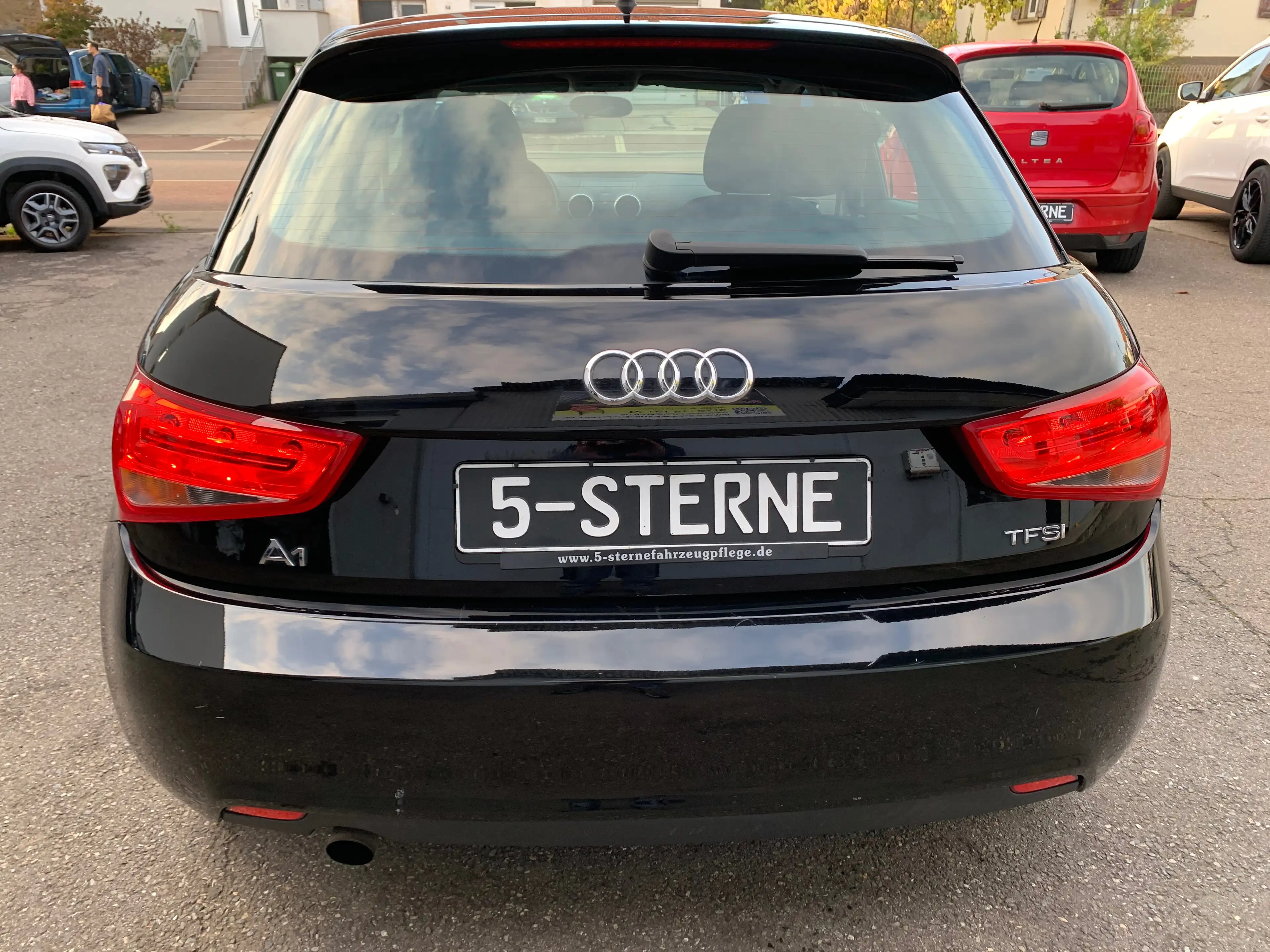 Audi A1 Attraction*Klima*Sitzheizung*Scheckheft*Start/Stop*Allwetterreifen NEU*Inspektion NEU — photo 5