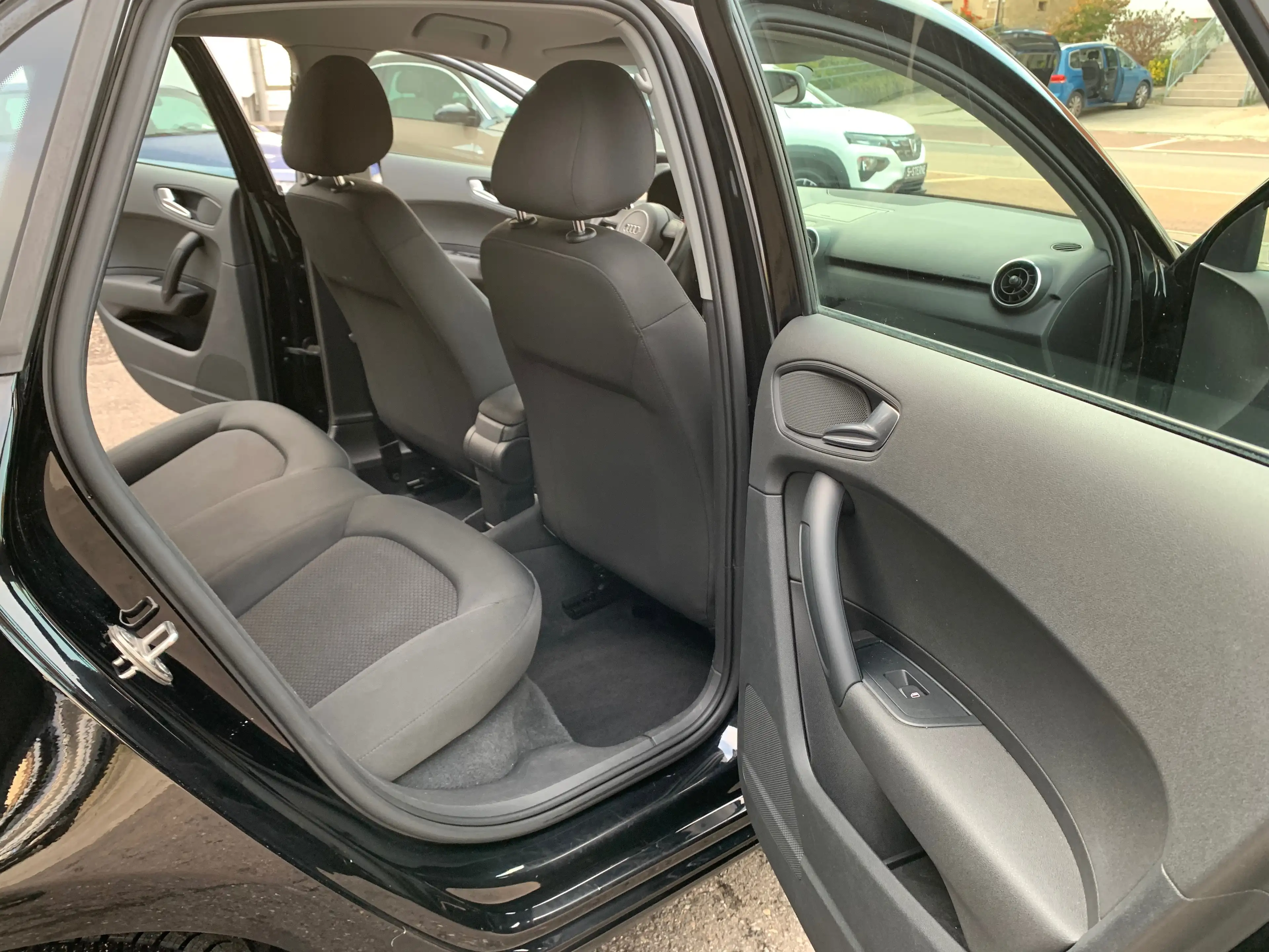 Audi A1 Attraction*Klima*Sitzheizung*Scheckheft*Start/Stop*Allwetterreifen NEU*Inspektion NEU — photo 13