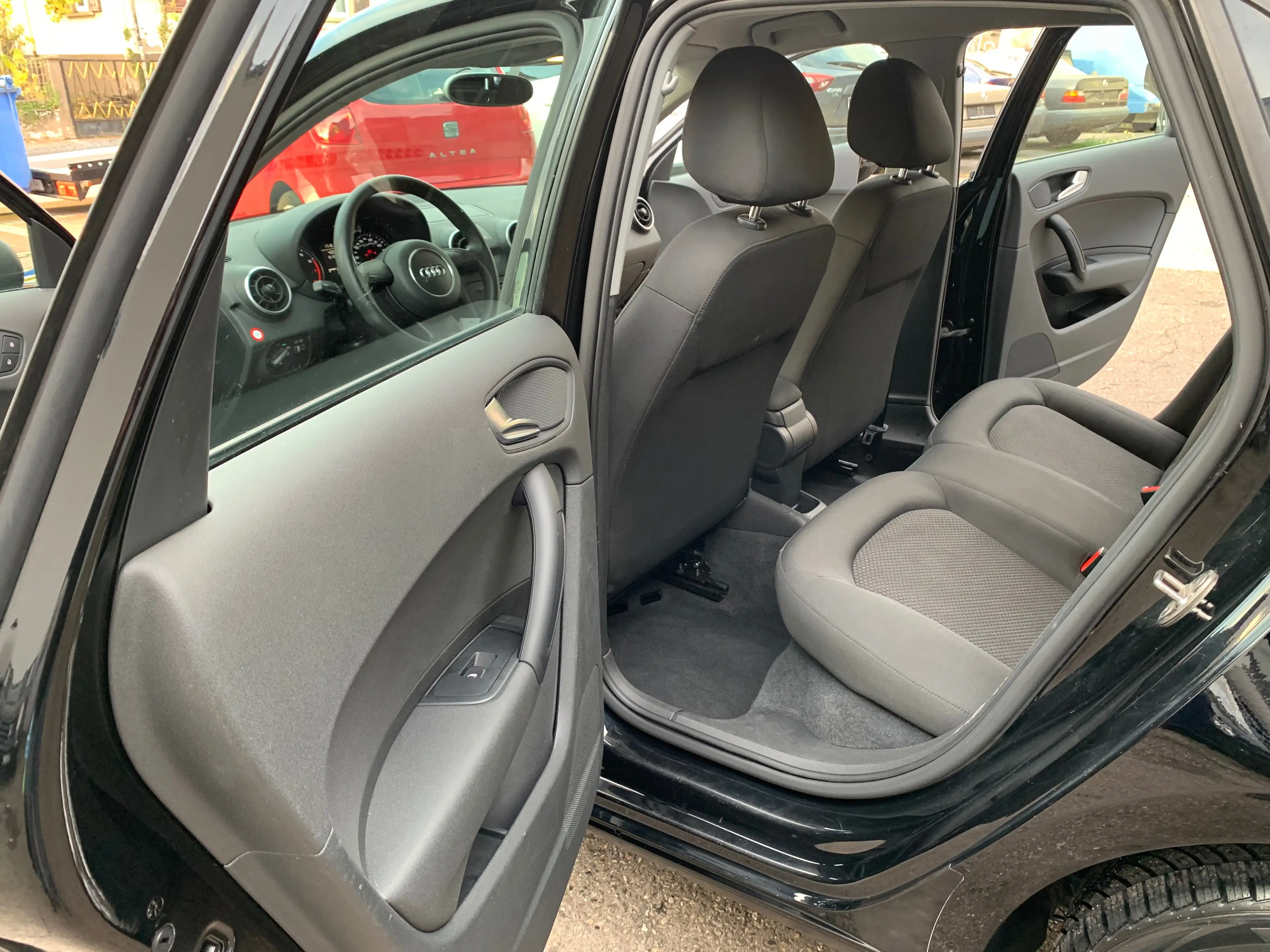 Audi A1 Attraction*Klima*Sitzheizung*Scheckheft*Start/Stop*Allwetterreifen NEU*Inspektion NEU — photo 11
