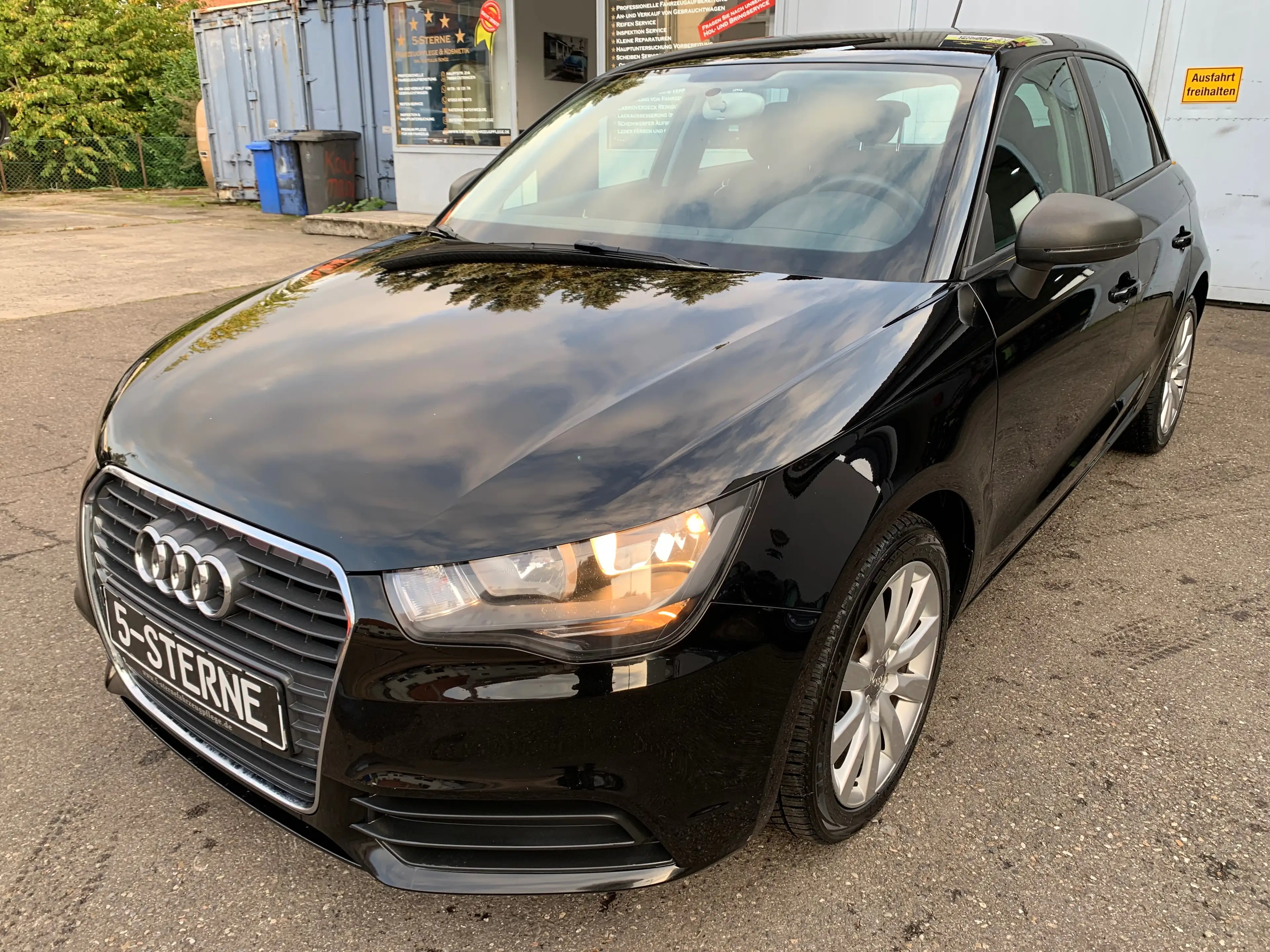 Audi A1 Attraction*Klima*Sitzheizung*Scheckheft*Start/Stop*Allwetterreifen NEU*Inspektion NEU — photo 2