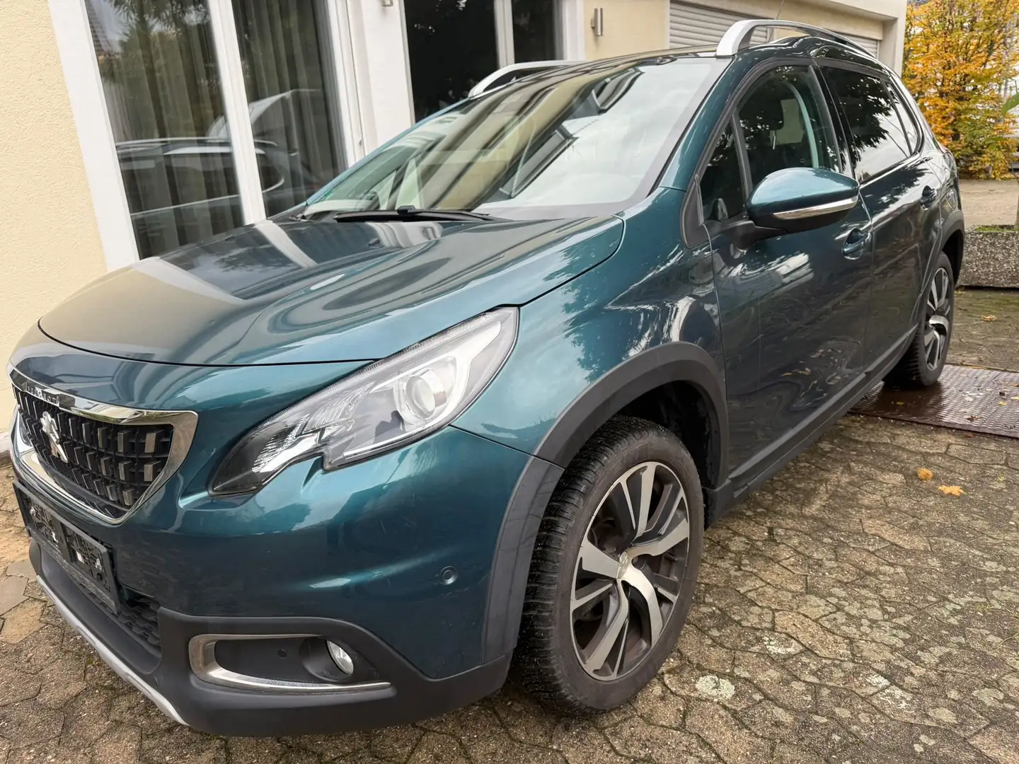 Peugeot 2008 Pure Tech - Allure 131 Ps Blau - 2