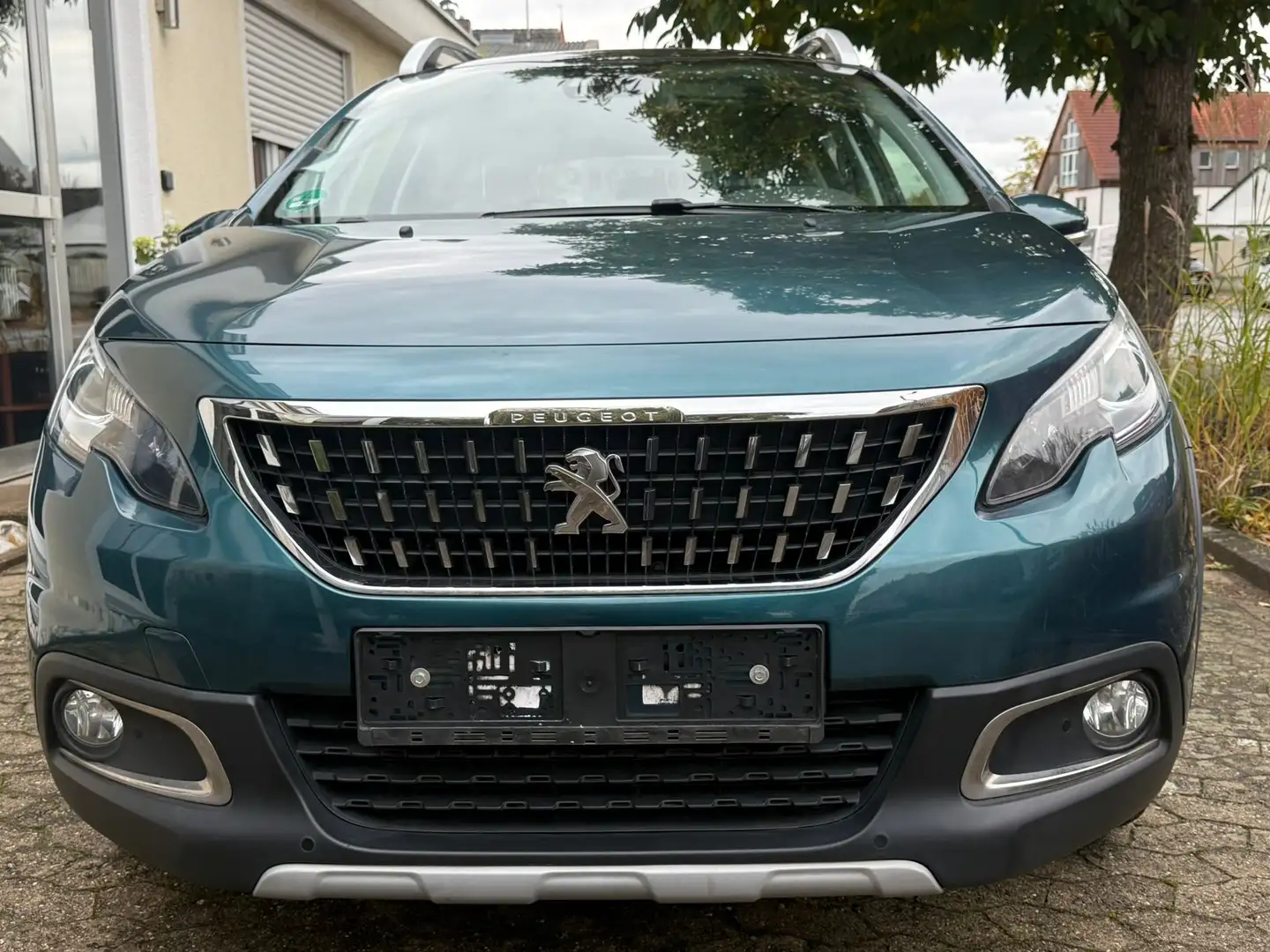 Peugeot 2008 Pure Tech - Allure 131 Ps Blau - 1