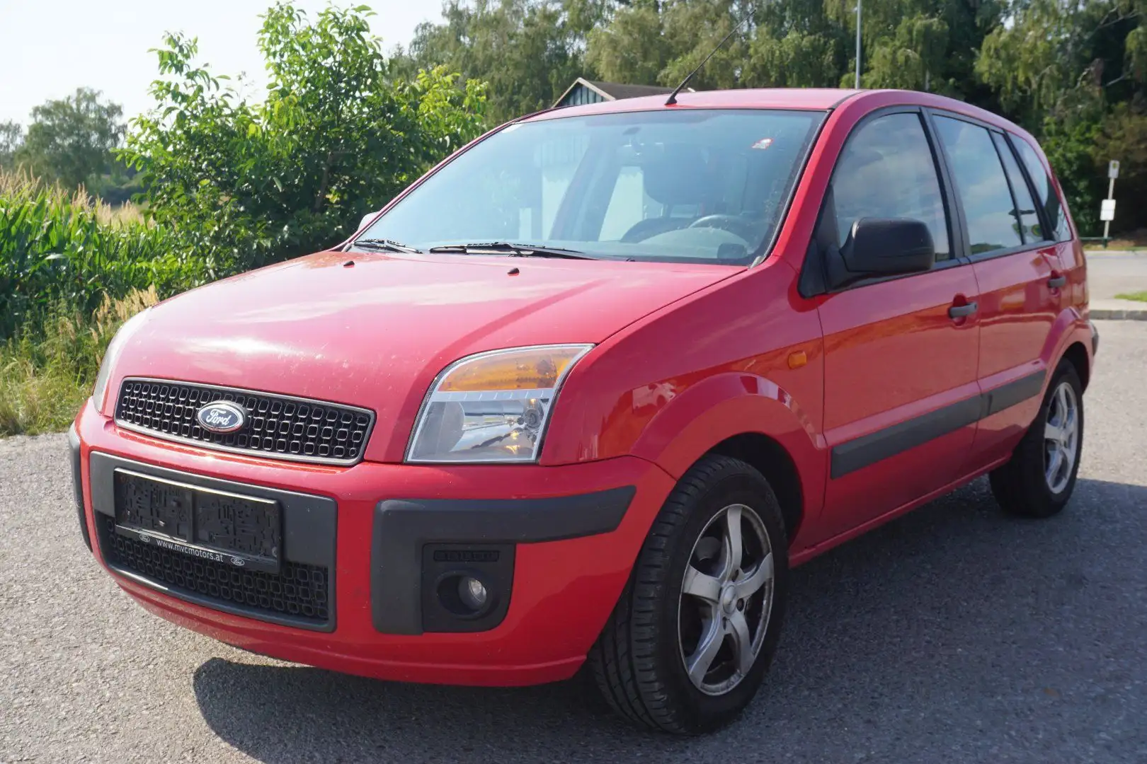 Ford Fusion Ambiente Rot - 2
