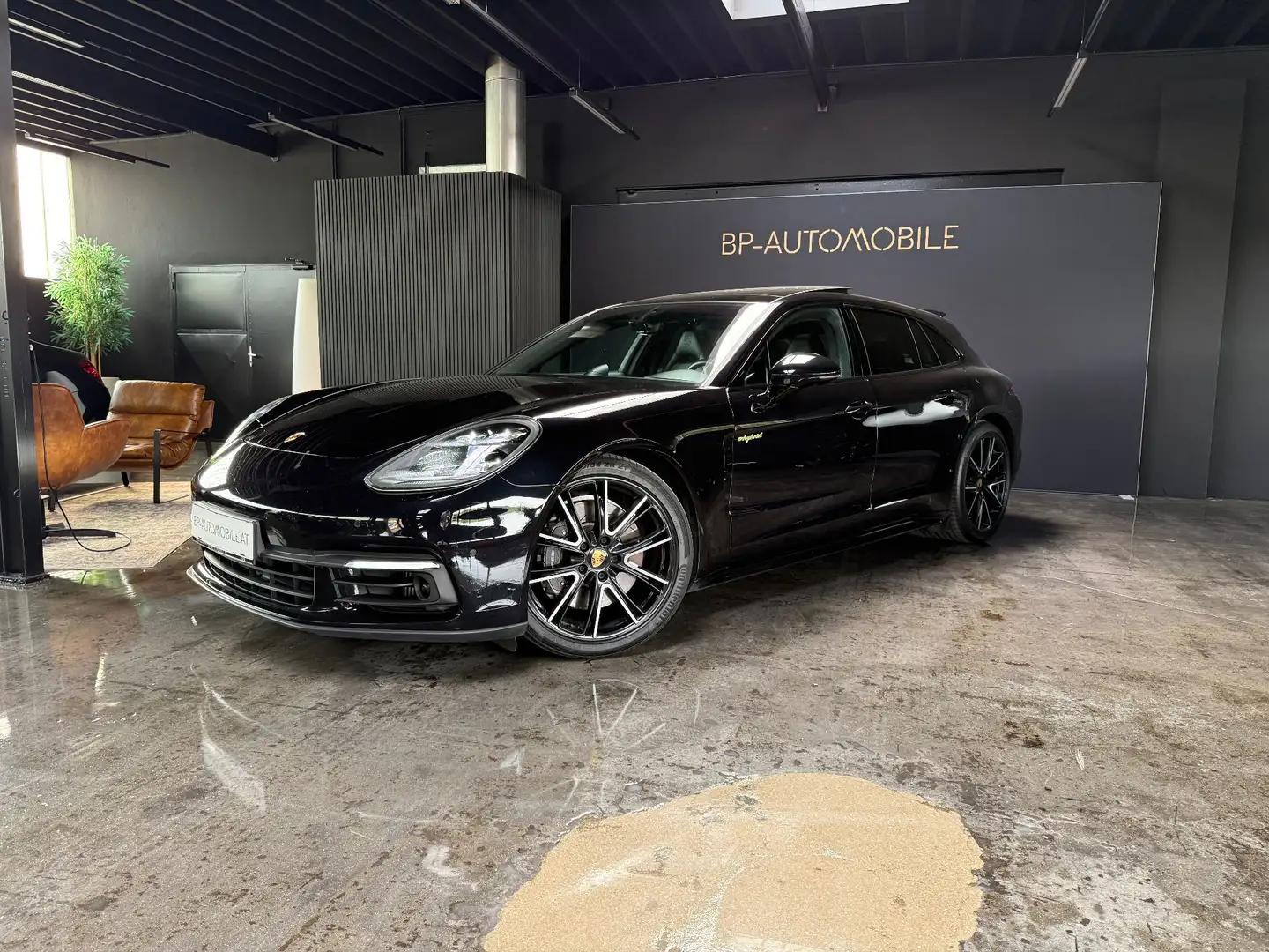 Porsche Panamera 4 Sport Turismo E-Hybrid Schwarz - 2
