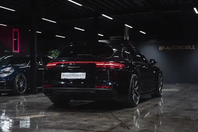 Porsche Panamera view 7