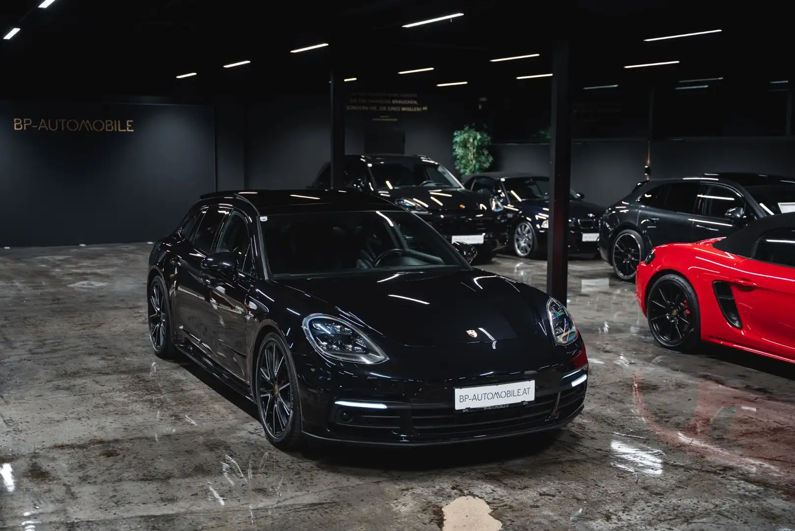 Porsche Panamera 4 Sport Turismo E-Hybrid Schwarz - 2