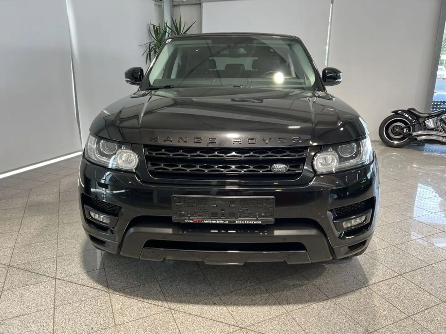 Land Rover Range Rover Sport 3,0 HSE Schwarz - 2