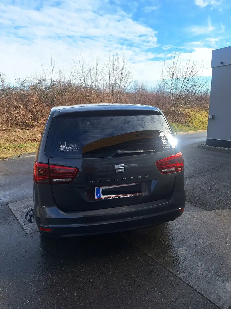 SEAT Alhambra Business 2,0 TDI Grau - 2