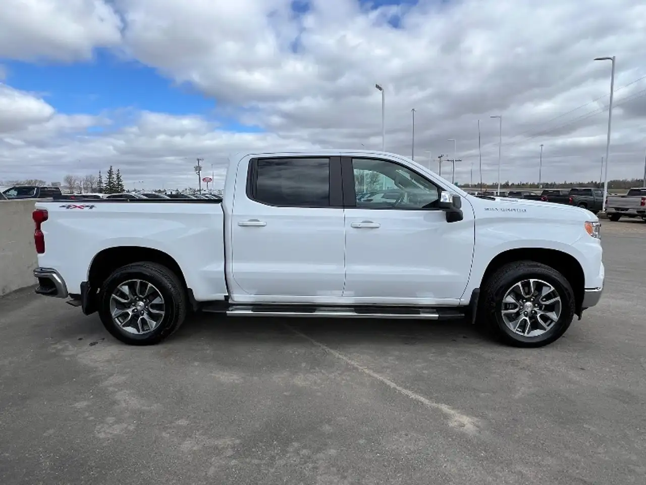 Chevrolet Silverado 1500 снимка Chevrolet Silverado 1500