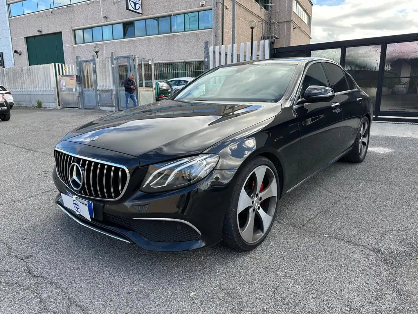 Mercedes-Benz E 200 d Auto Premium Plus Nero - 1
