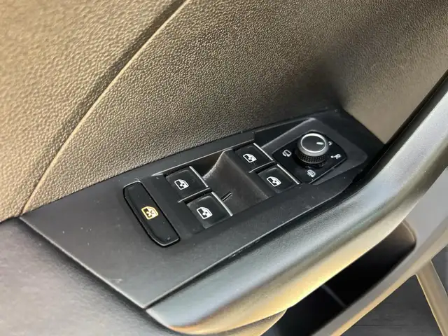 Volkswagen T-Cross view 17