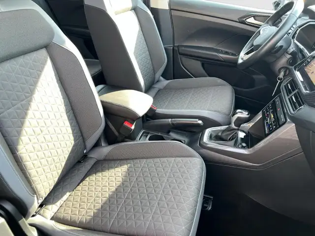 Volkswagen T-Cross view 16