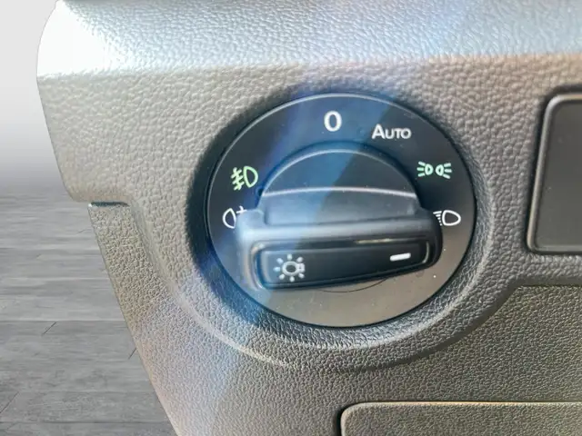Volkswagen T-Cross view 18
