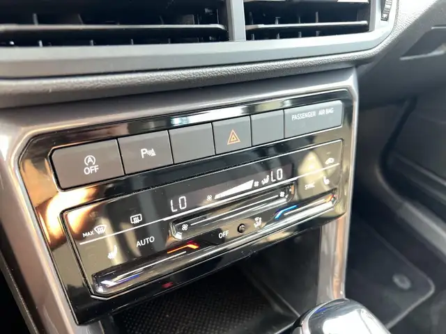 Volkswagen T-Cross view 21