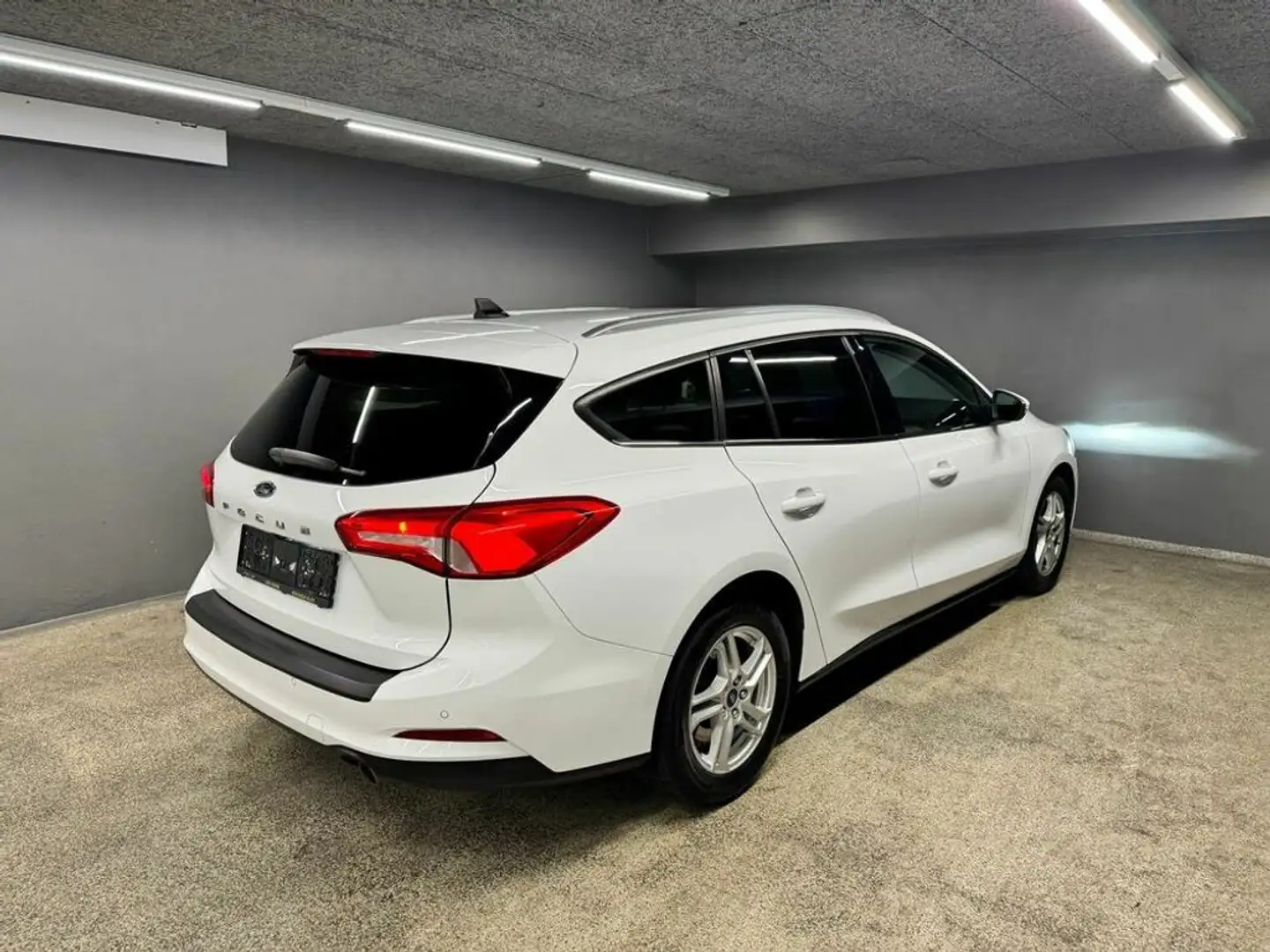 Ford Focus Cool&Turnier 1,5 EcoBlue *LED / NAVI / TEMP. Weiß - 2