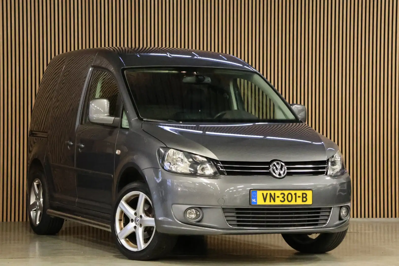 Volkswagen Caddy 1.6 TDI C-Edition | Airco | MF Stuur | Navigatie | Gris - 2