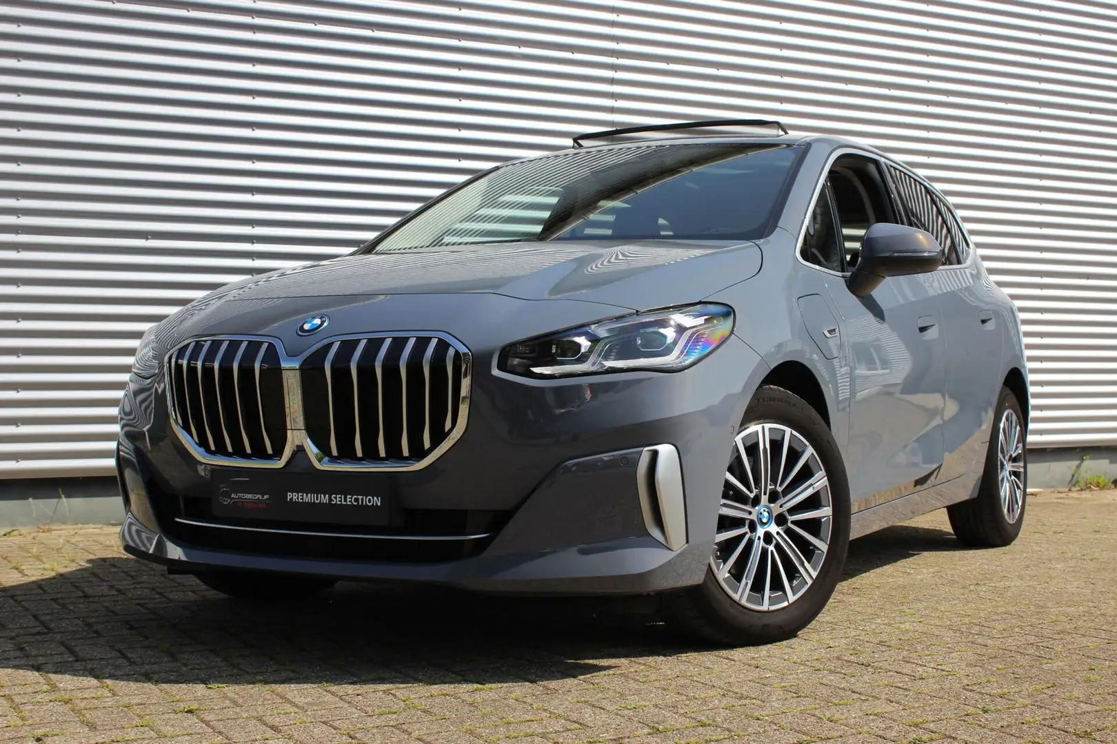 BMW 225 2-serie Active Tourer 225e xDrive Luxury Line // C Grijs - 2
