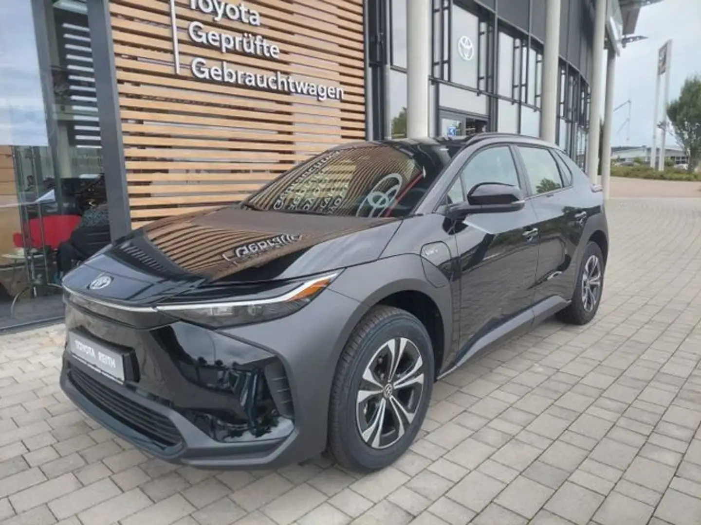 TOYOTA Bz4x