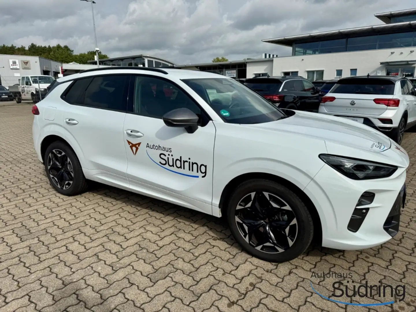 CUPRA Terramar 1,5 e TSI DSG HUD AHK Navi Sennheiser Blanc - 2