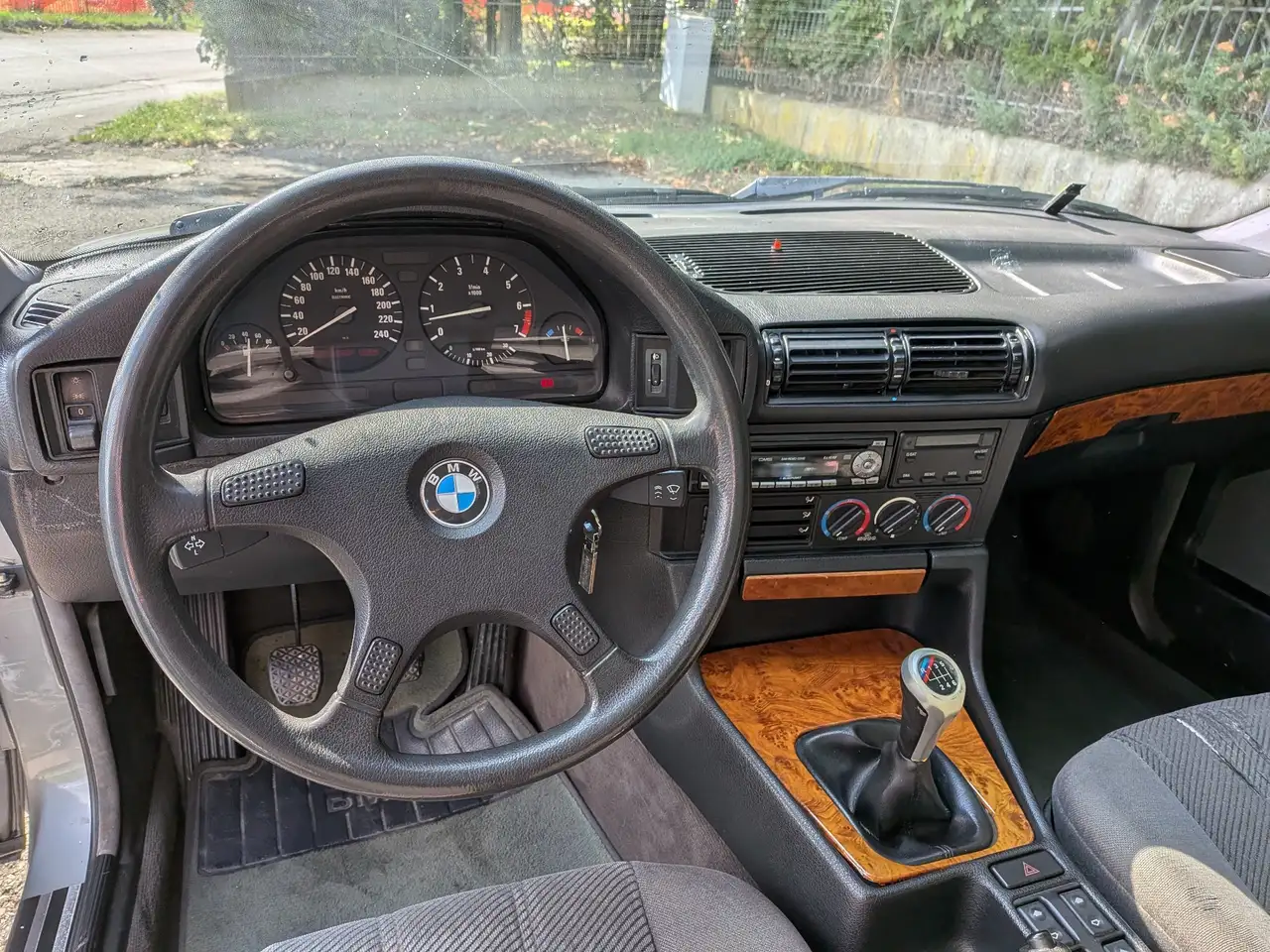 BMW 520i Europa, foto 12