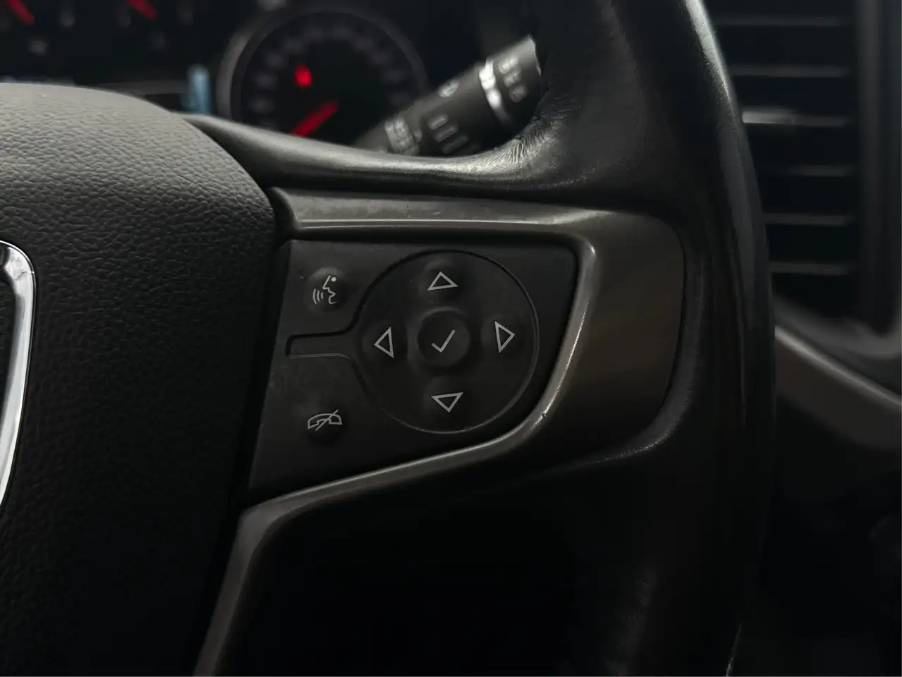 GMC Acadia снимка GMC Acadia