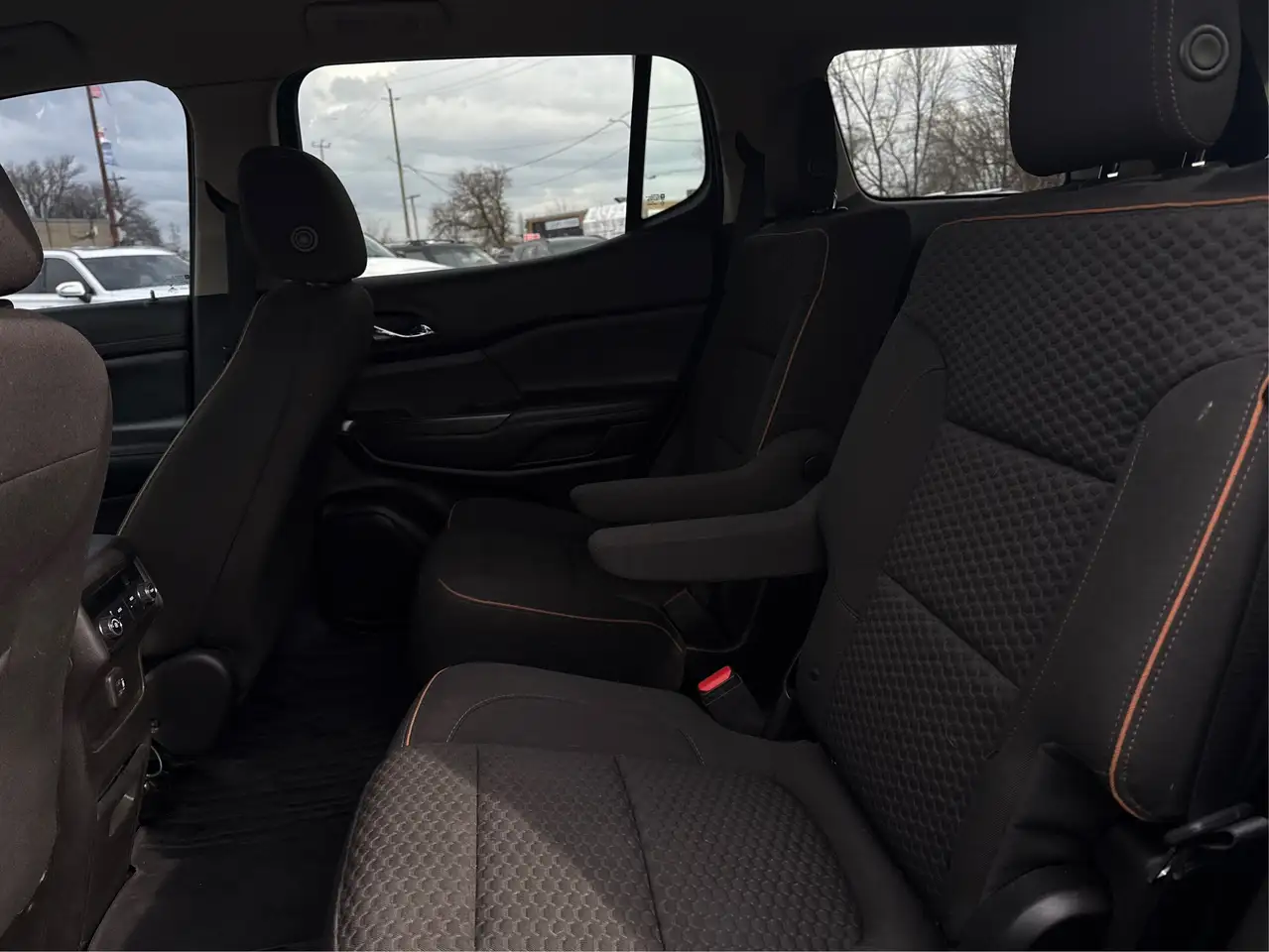 GMC Acadia снимка GMC Acadia