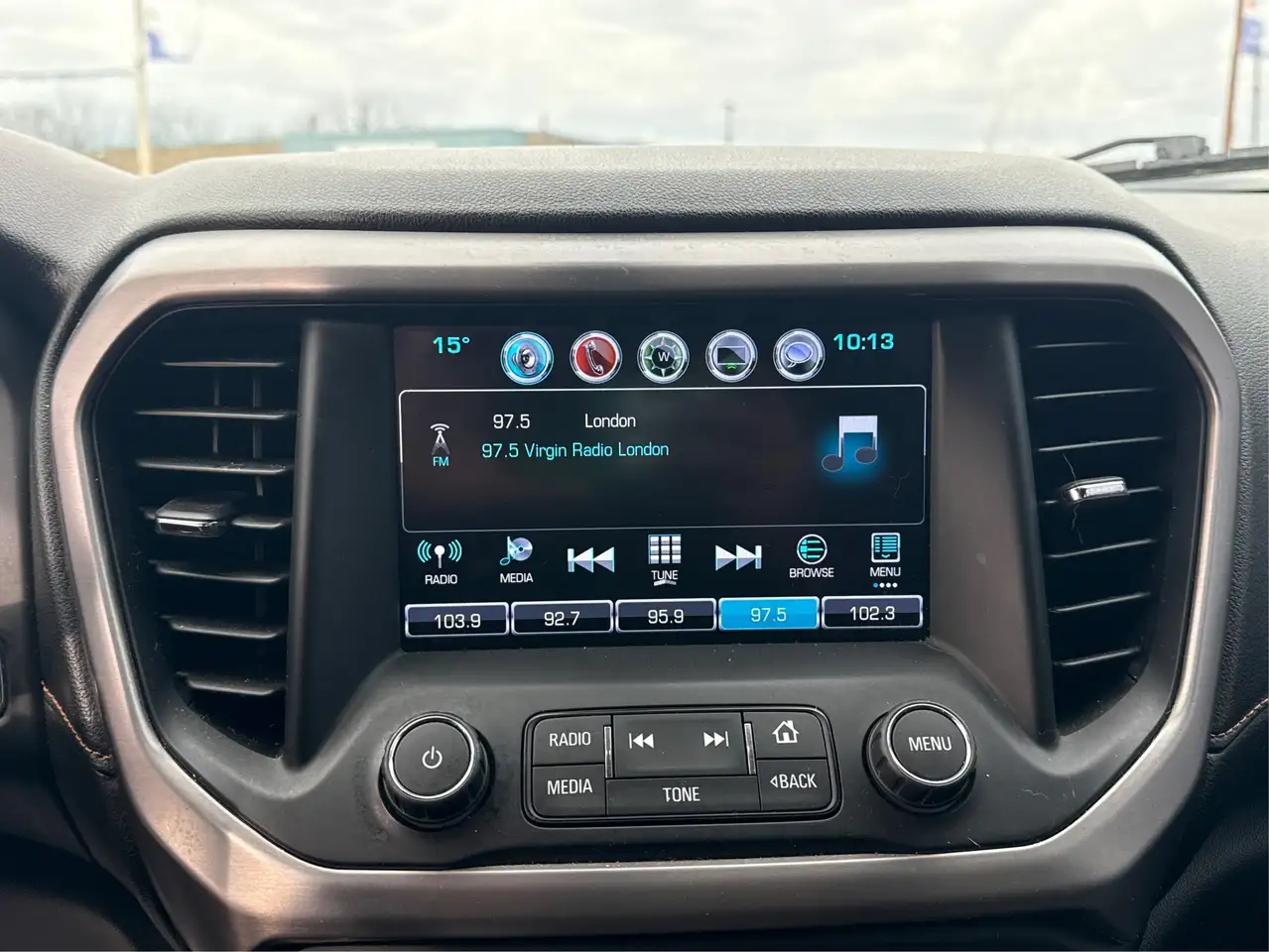 GMC Acadia снимка GMC Acadia