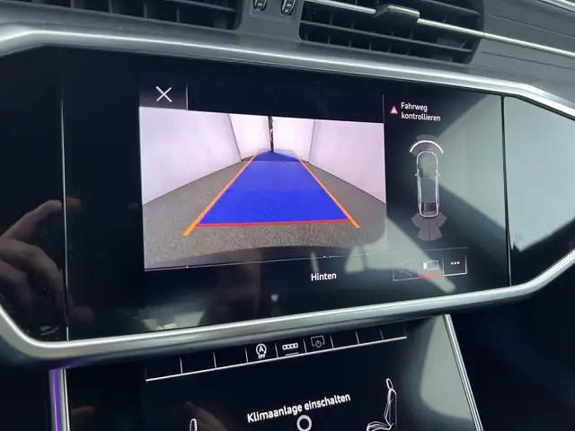 Audi A6 view 12
