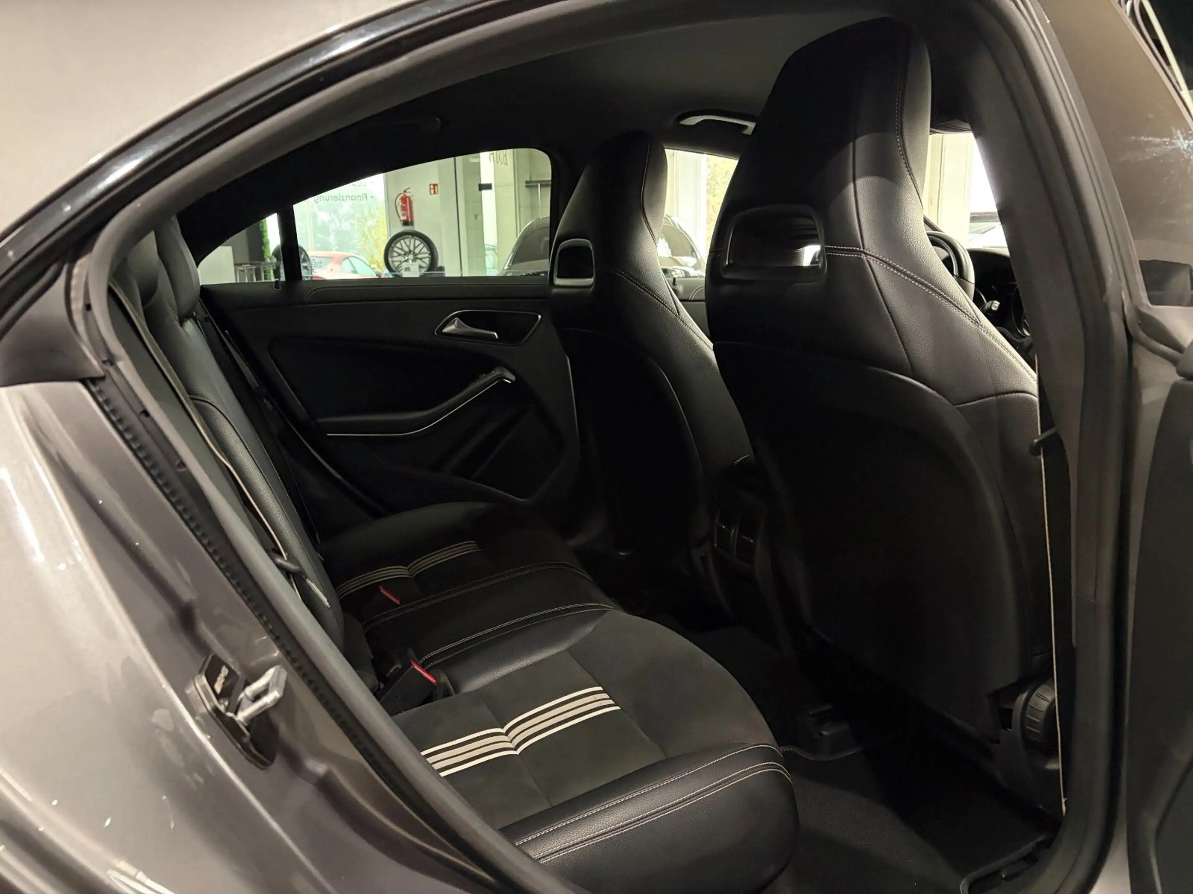 Mercedes-Benz CLA 180 AMG*EDITION*LED*Alcantara*Klimatronic* — photo 27