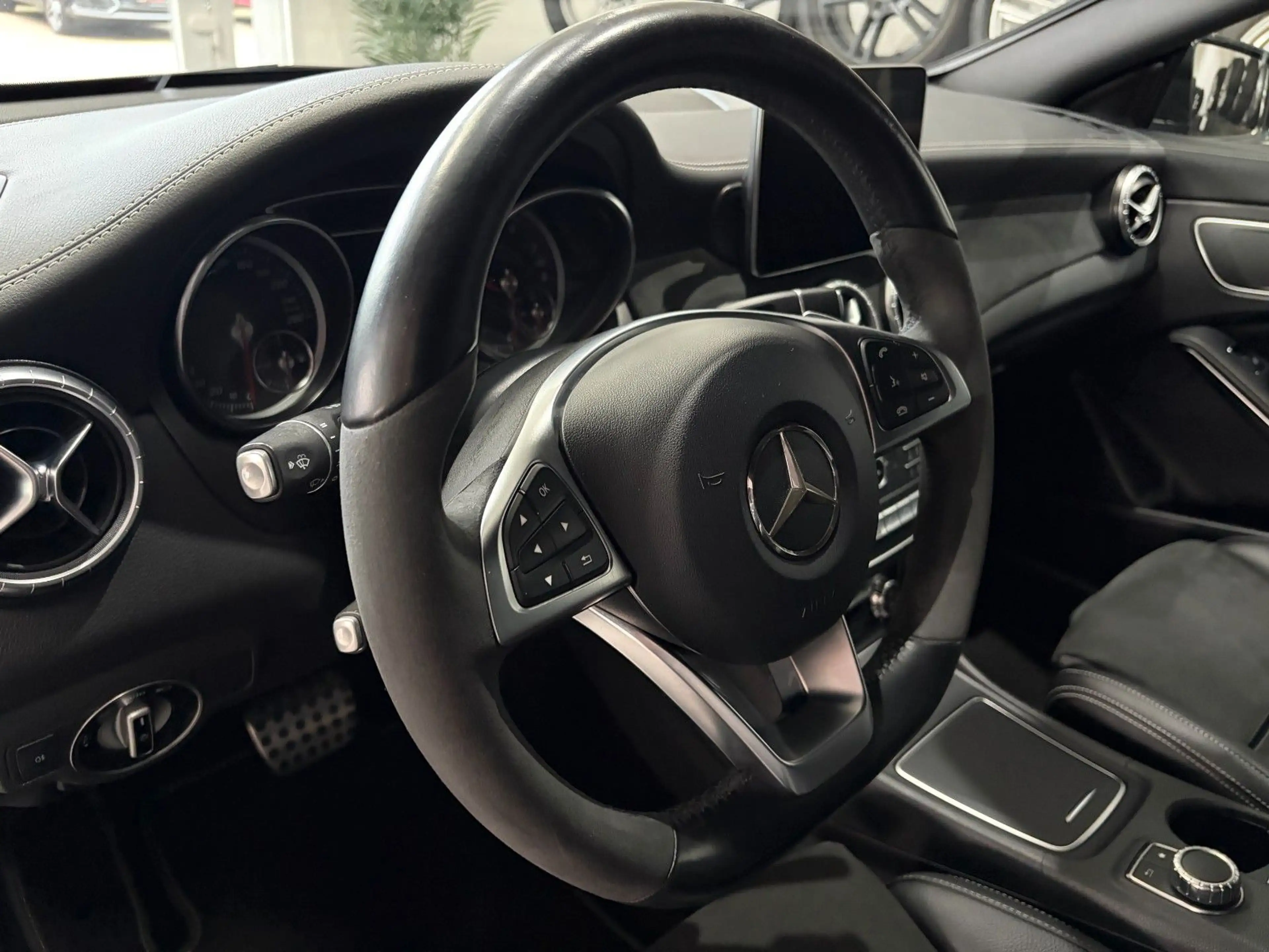 Mercedes-Benz CLA 180 AMG*EDITION*LED*Alcantara*Klimatronic* — photo 18