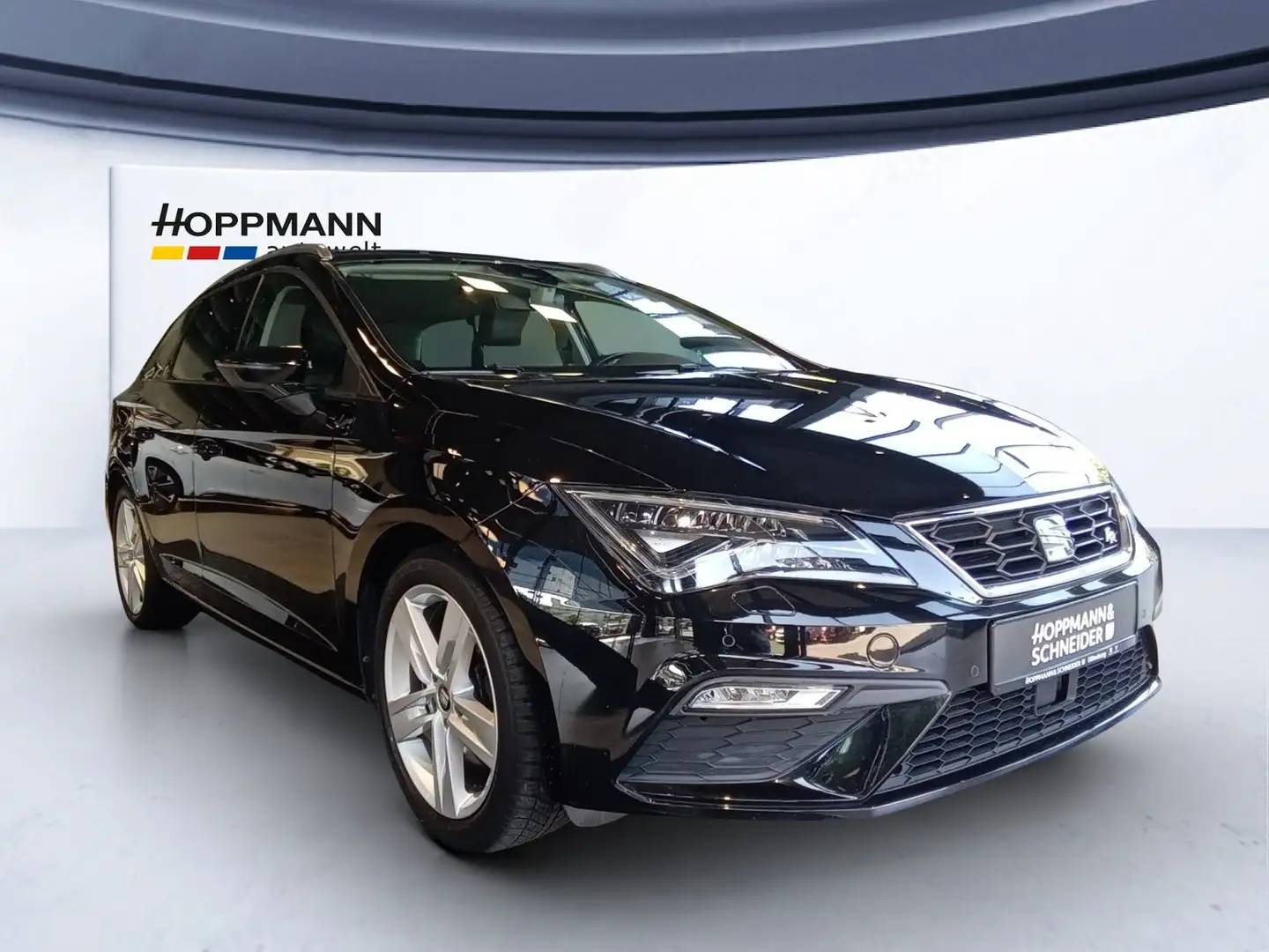 SEAT Leon Sportstourer 2.0 TFSI FR Schwarz - 2