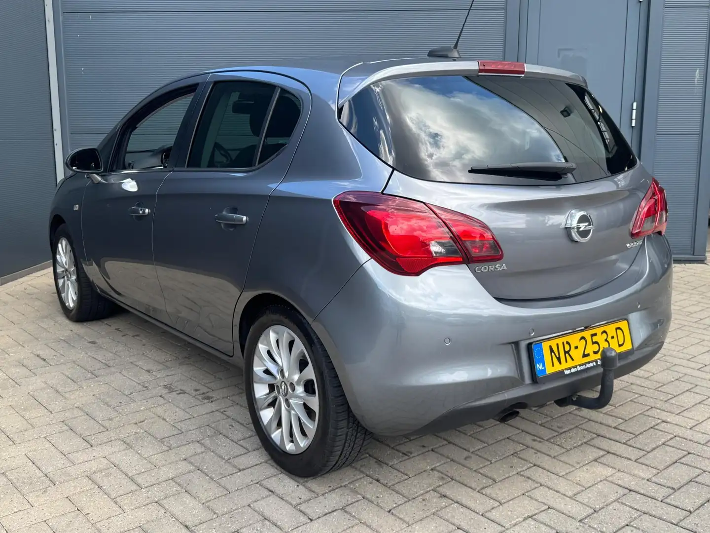 Opel Corsa 1.0 Turbo / Camera / Navi / Nap / Trekhaak Grijs - 2