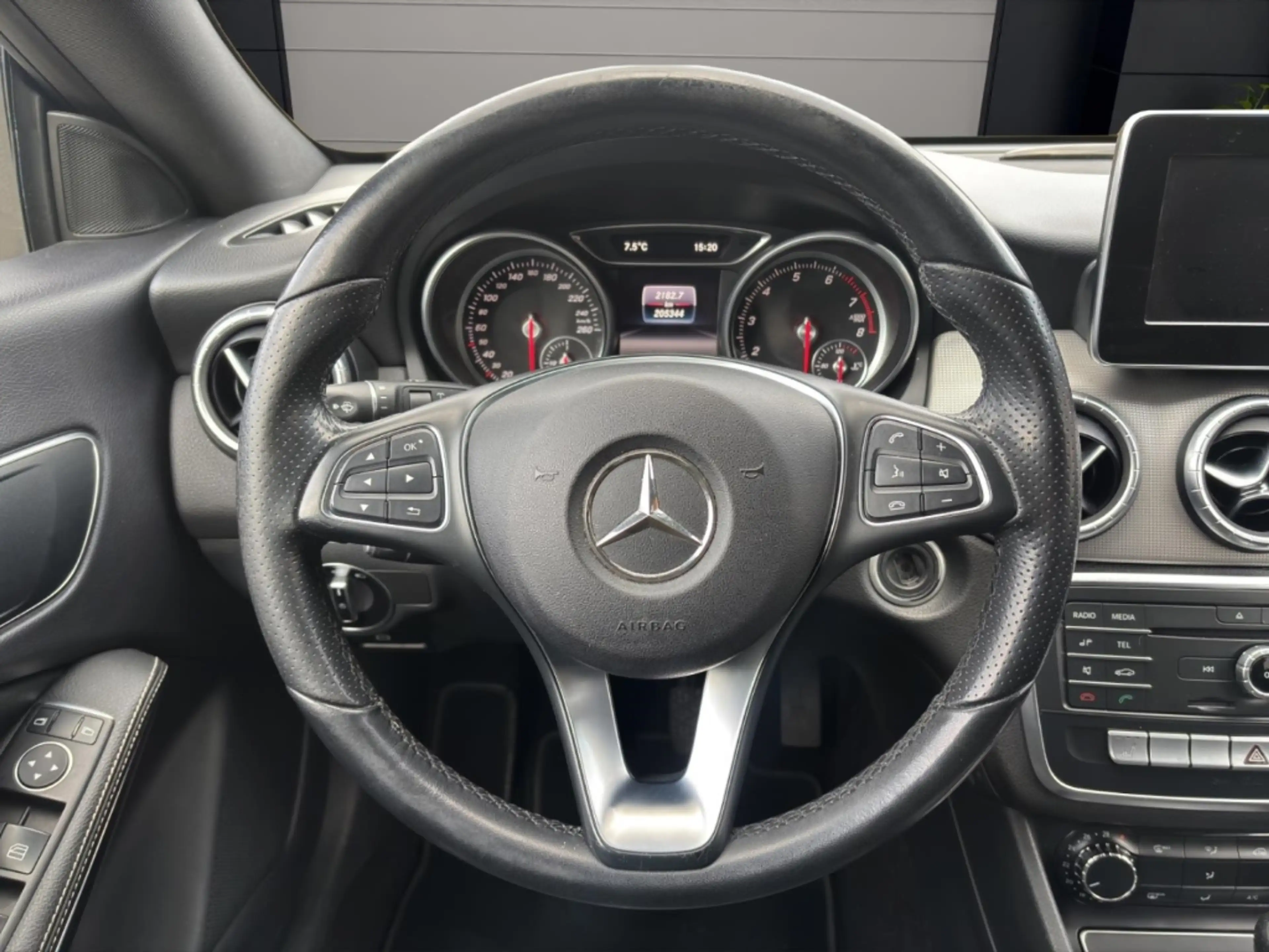 Mercedes-Benz CLA 250 AHK-klappbar LED SHZ Parklenkass. Notbremsass. Tel — photo 10