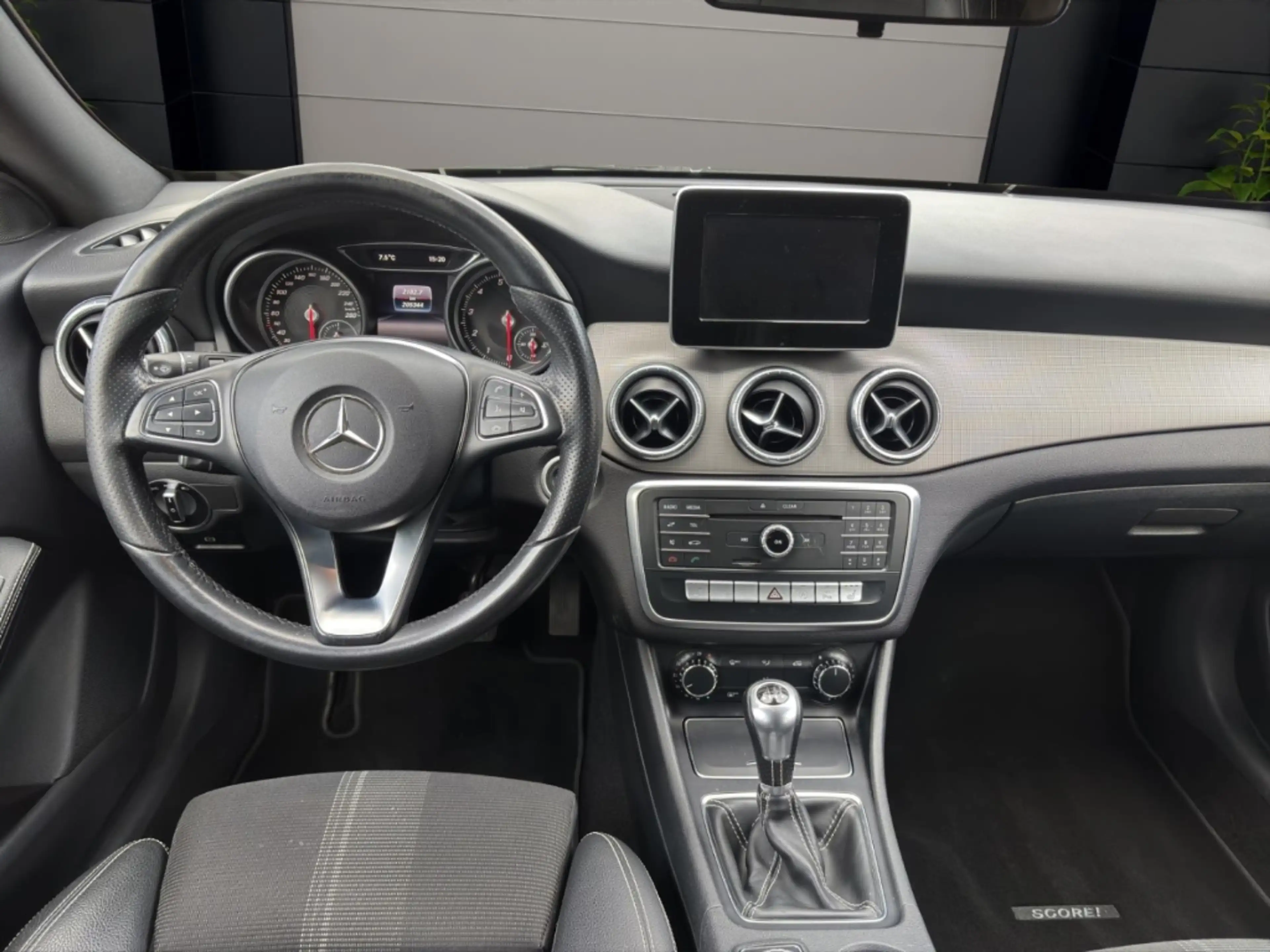 Mercedes-Benz CLA 250 AHK-klappbar LED SHZ Parklenkass. Notbremsass. Tel — photo 13
