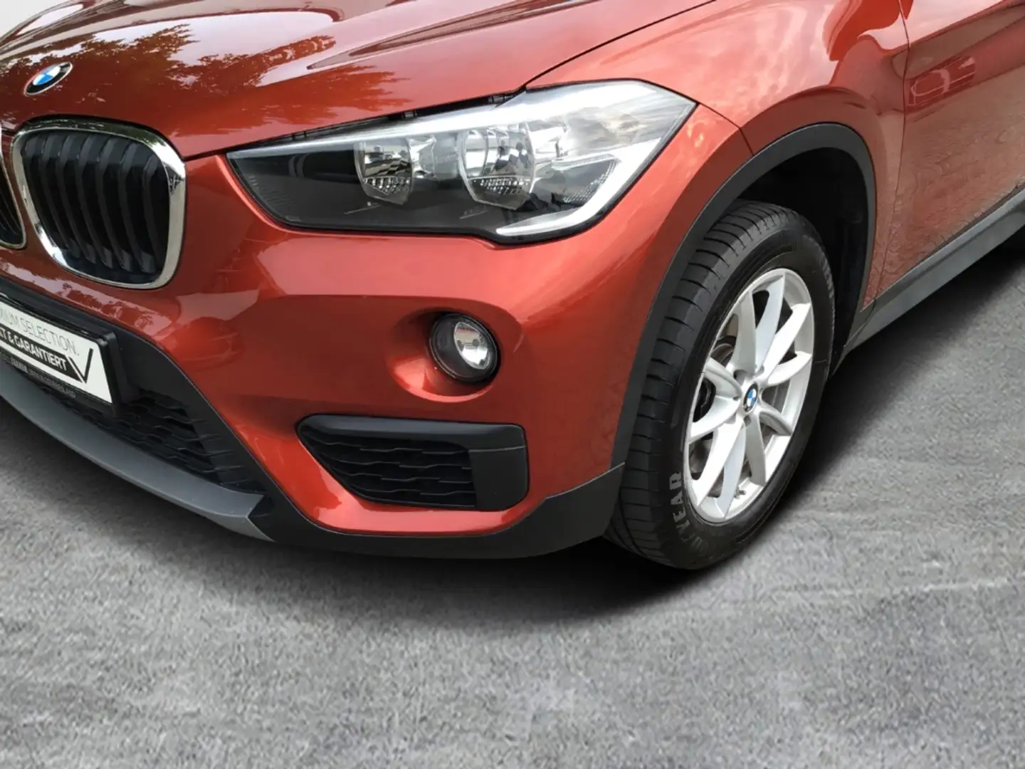 BMW X1 sDrive20i Orange - 2