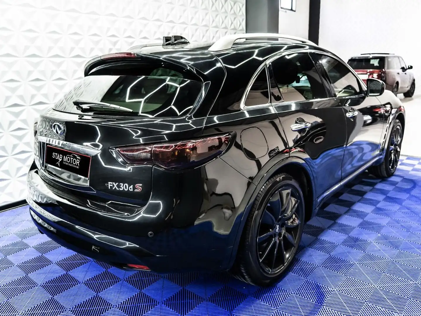 Infiniti FX FX 3.0d V6 S awd auto Schwarz - 2