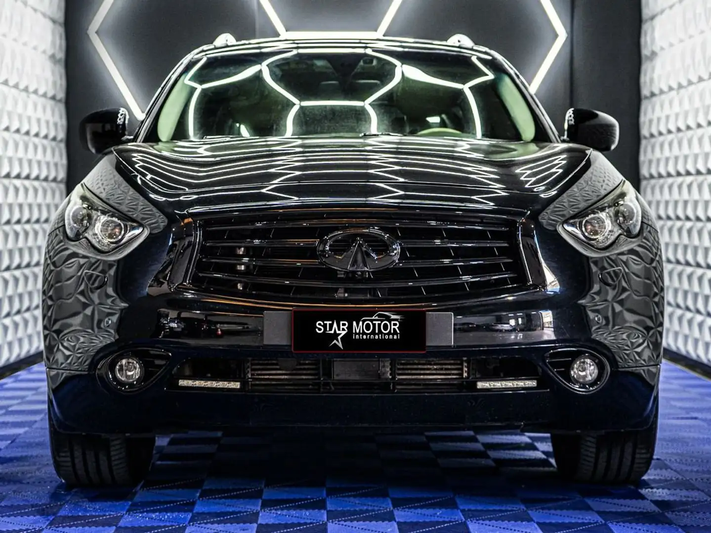 Infiniti FX FX 3.0d V6 S awd auto Schwarz - 1
