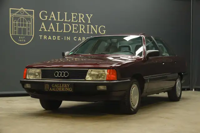 Audi 100 Quattro "The 5-Cylinder in Zyclamrot Metallic" Fro