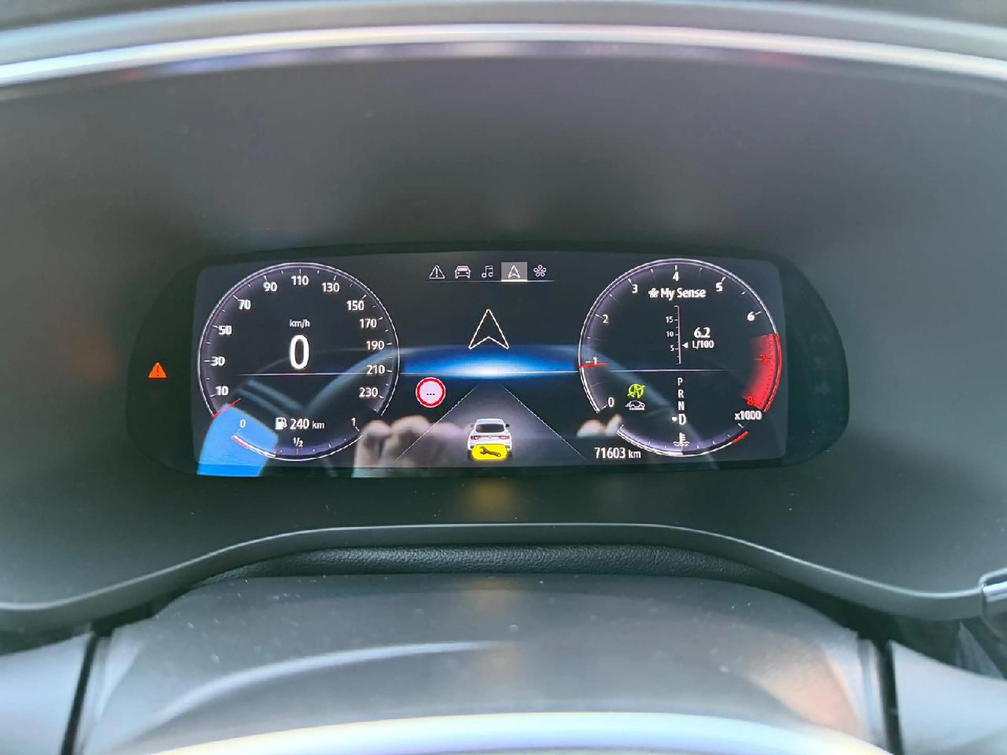 Renault Arkana R.S. Line mild hybrid 160 EDC — photo 10
