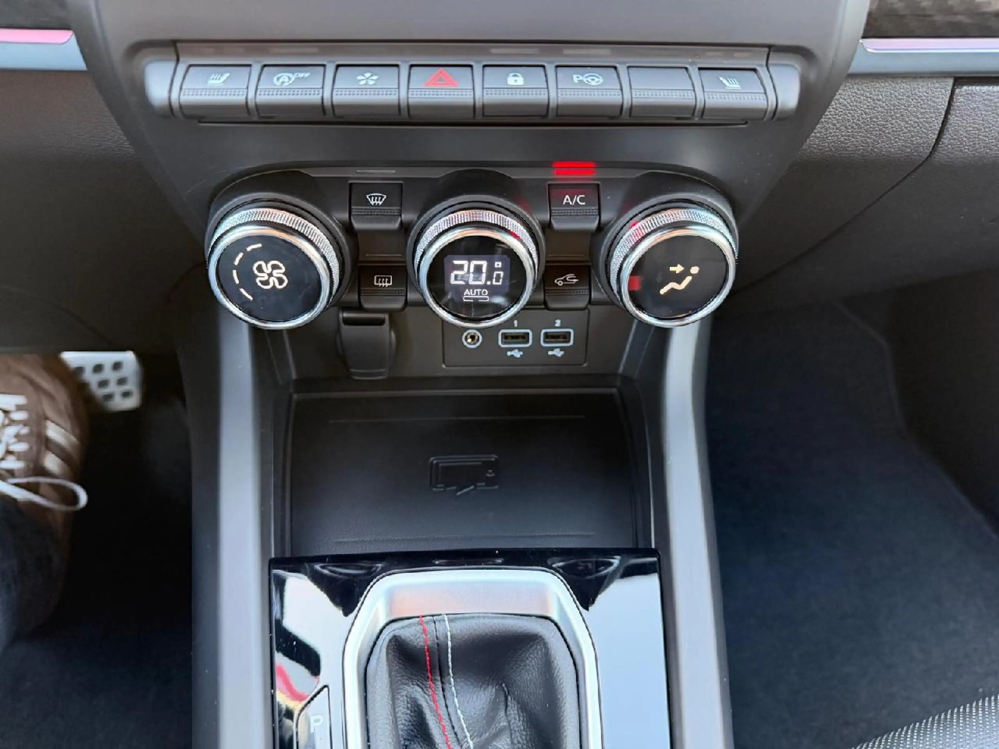 Renault Arkana R.S. Line mild hybrid 160 EDC — photo 15