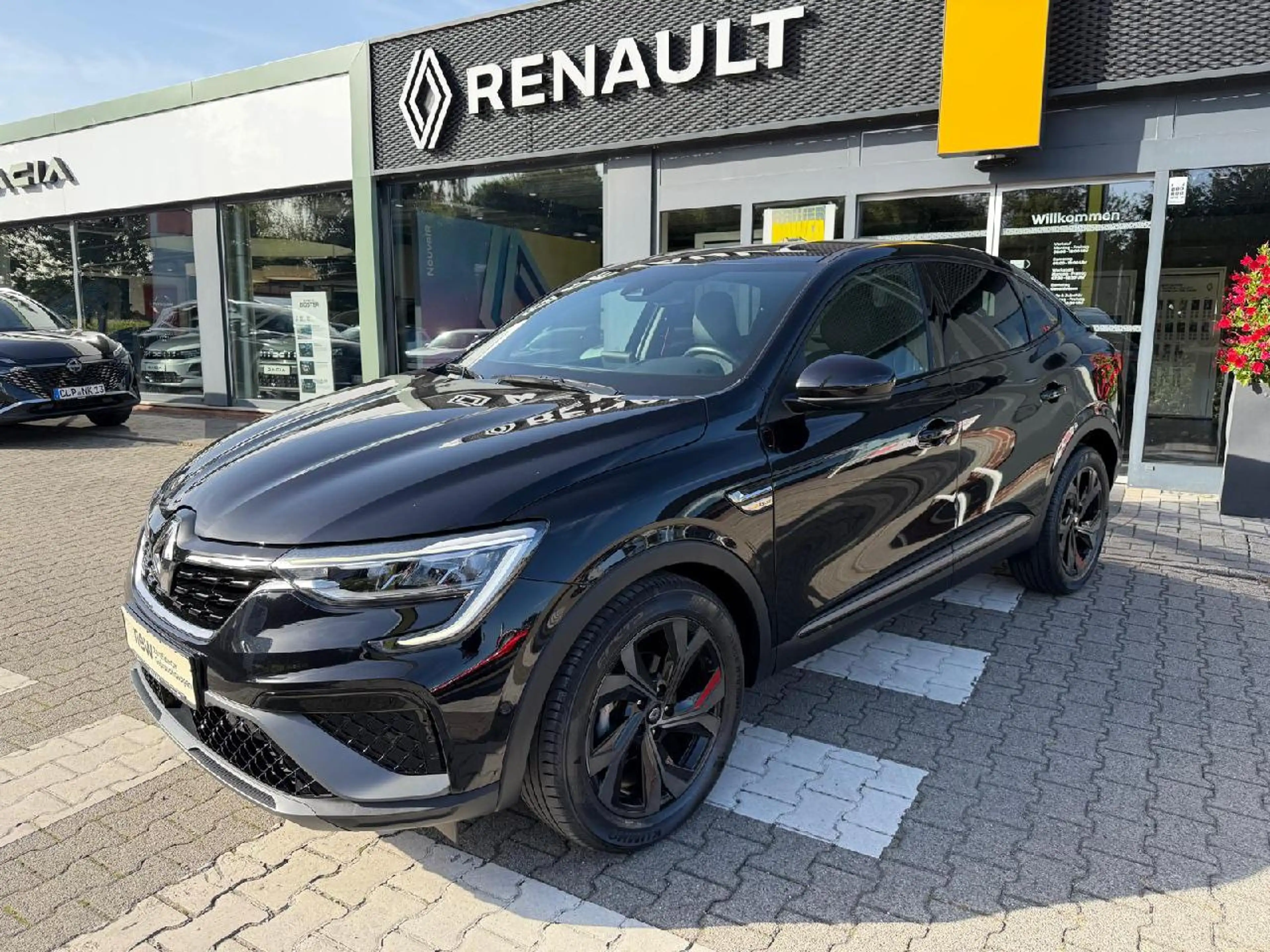 Renault Arkana R.S. Line mild hybrid 160 EDC — photo 2
