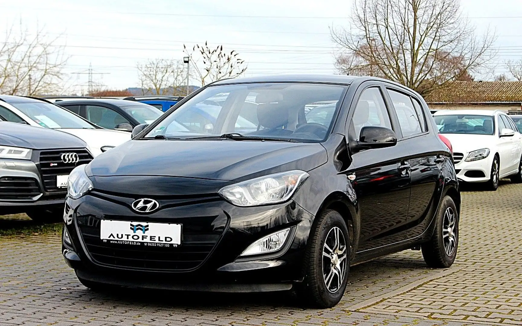Hyundai i20 1.2/SHEFT/KLIMA/SHZ/RADIO/ Schwarz - 1