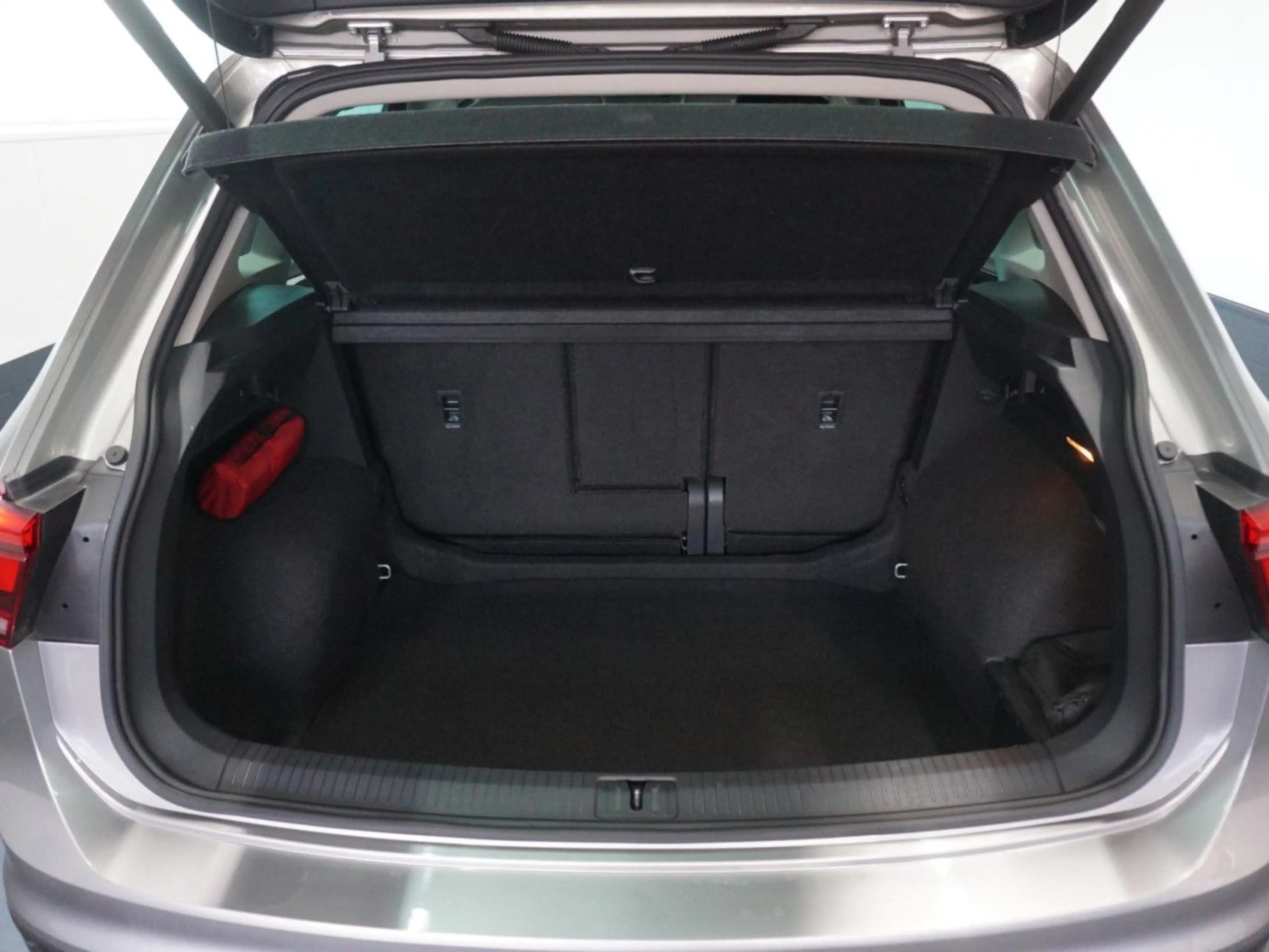 Volkswagen Tiguan Sound 2.0 TDI 6-Gang Bluetooth Navi Klima — photo 14